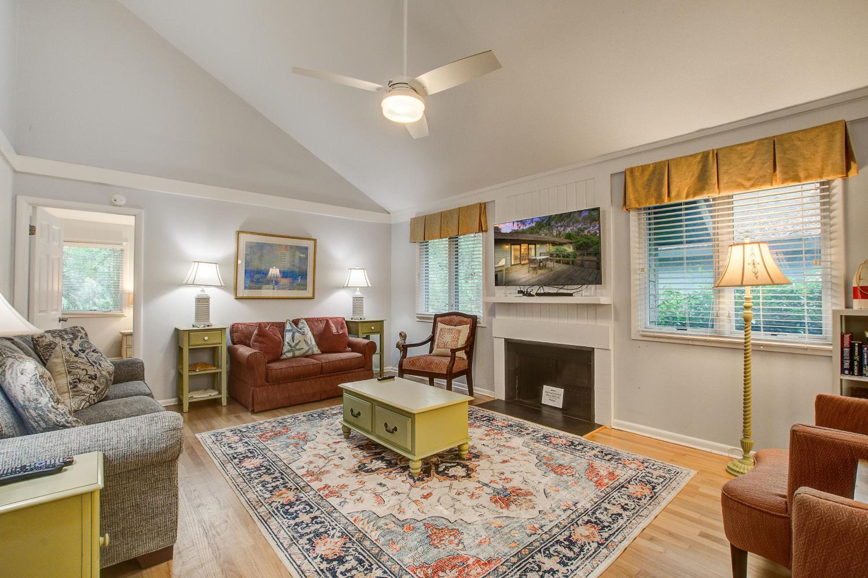 Three-Bedroom House photo 3