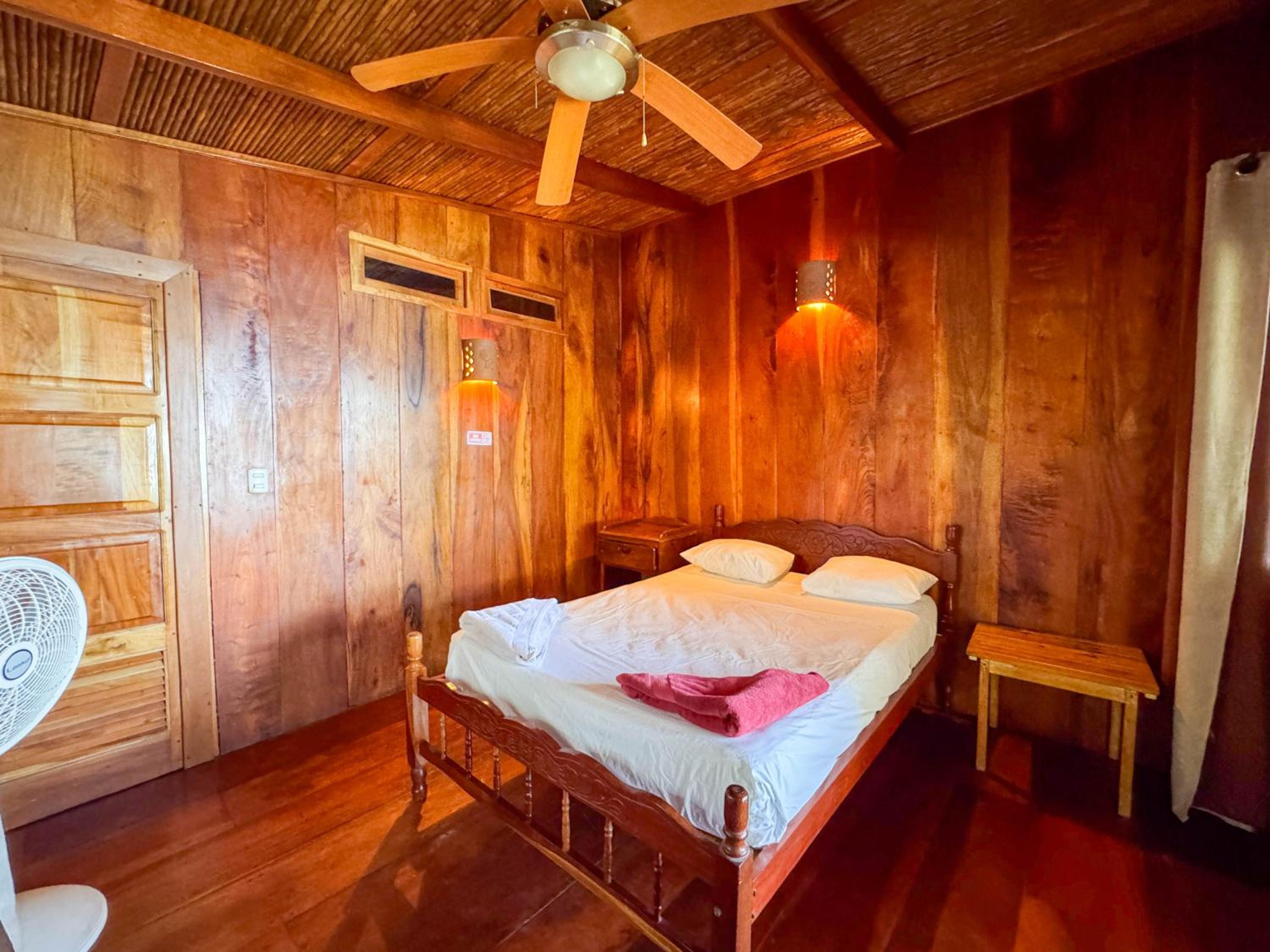 Double Room with Shared Bathroom photo 3