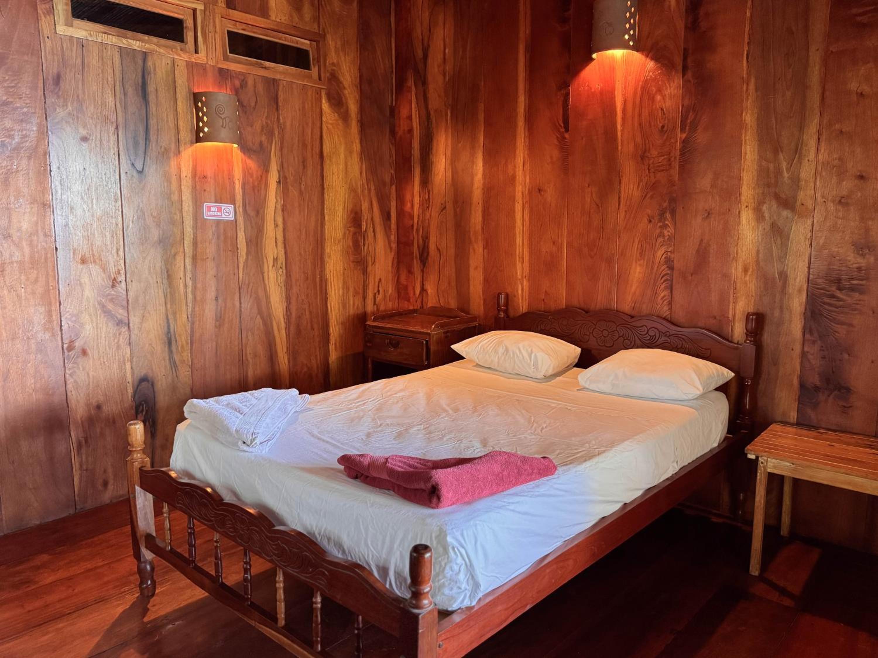 Double Room with Shared Bathroom photo 2