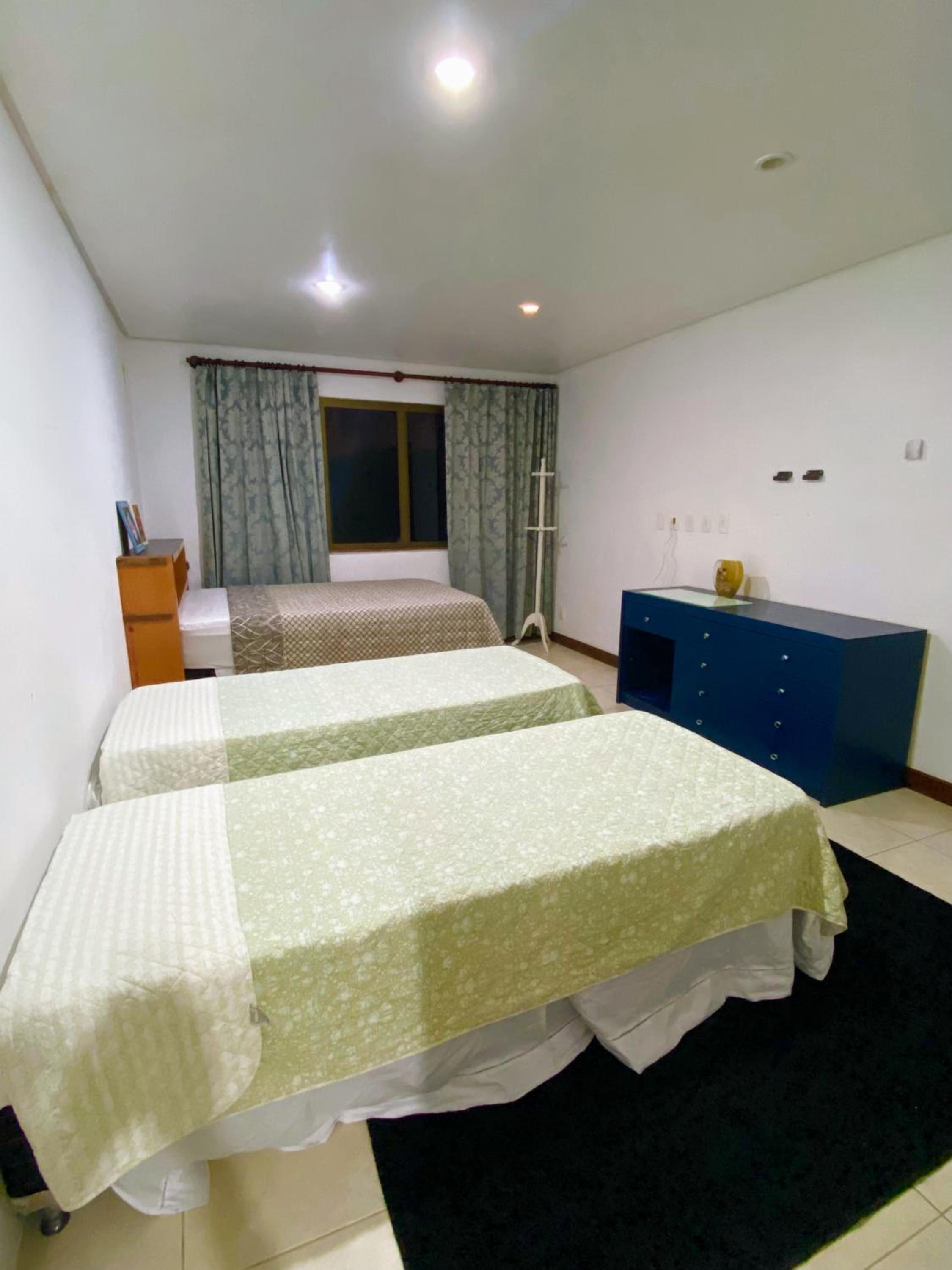 Family Room with Private Bathroom photo 3