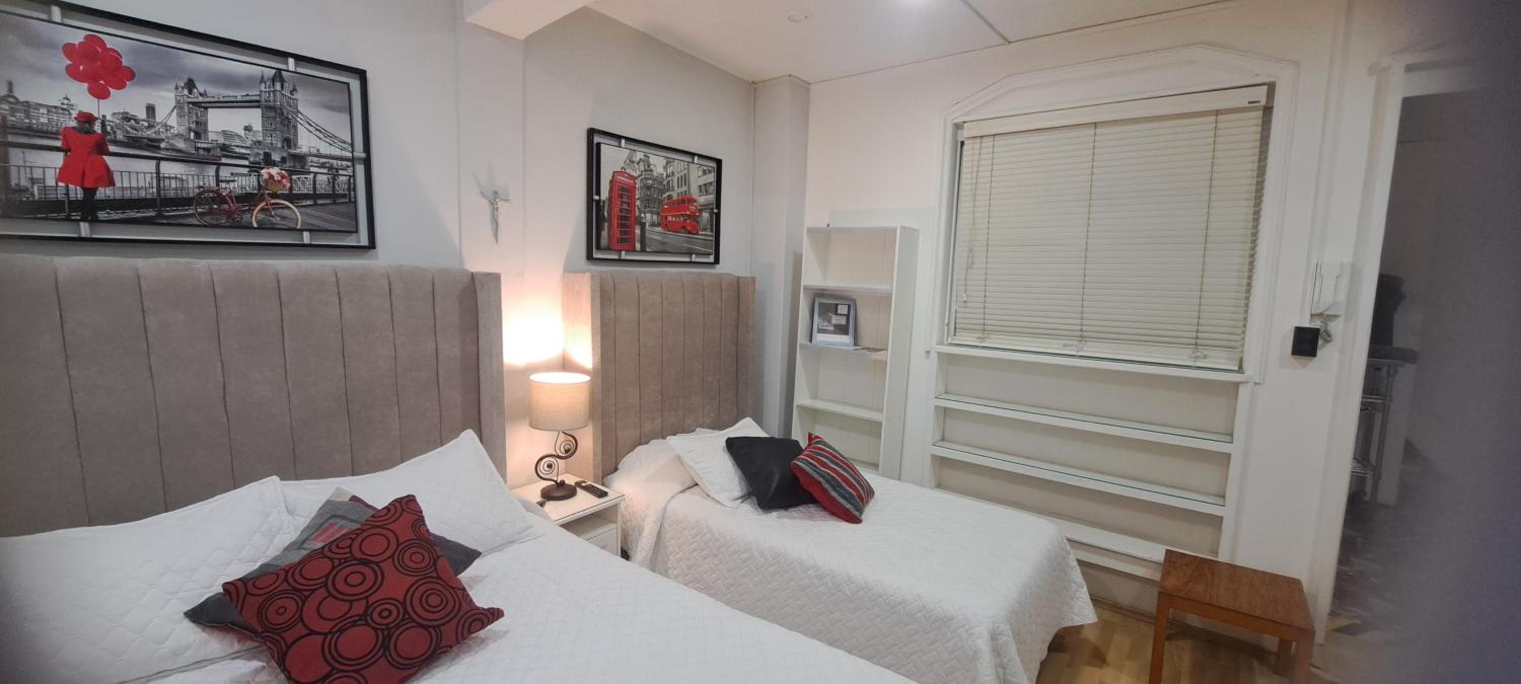 Deluxe Room - Photo 5