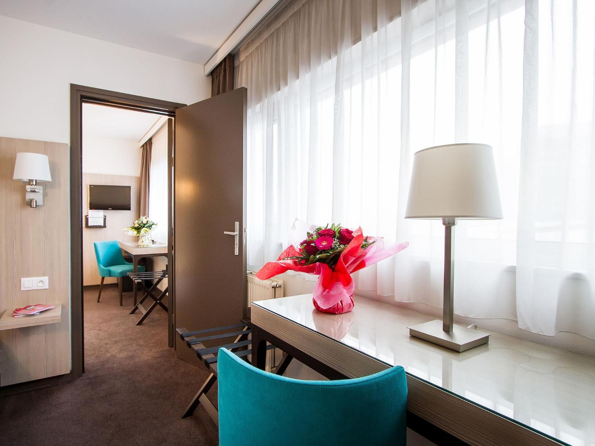 Two Connecting Double Rooms