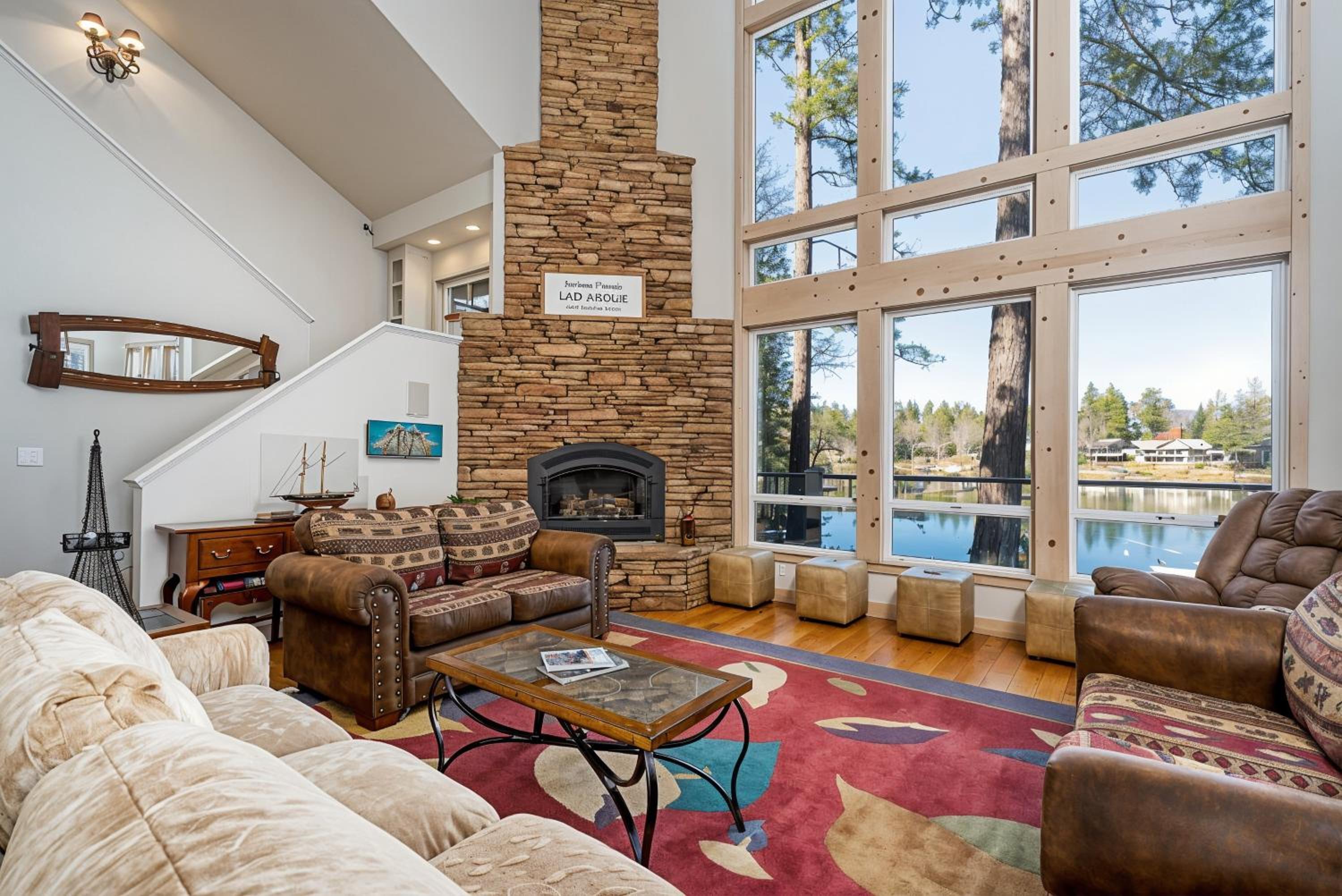 Five-Bedroom House photo 1