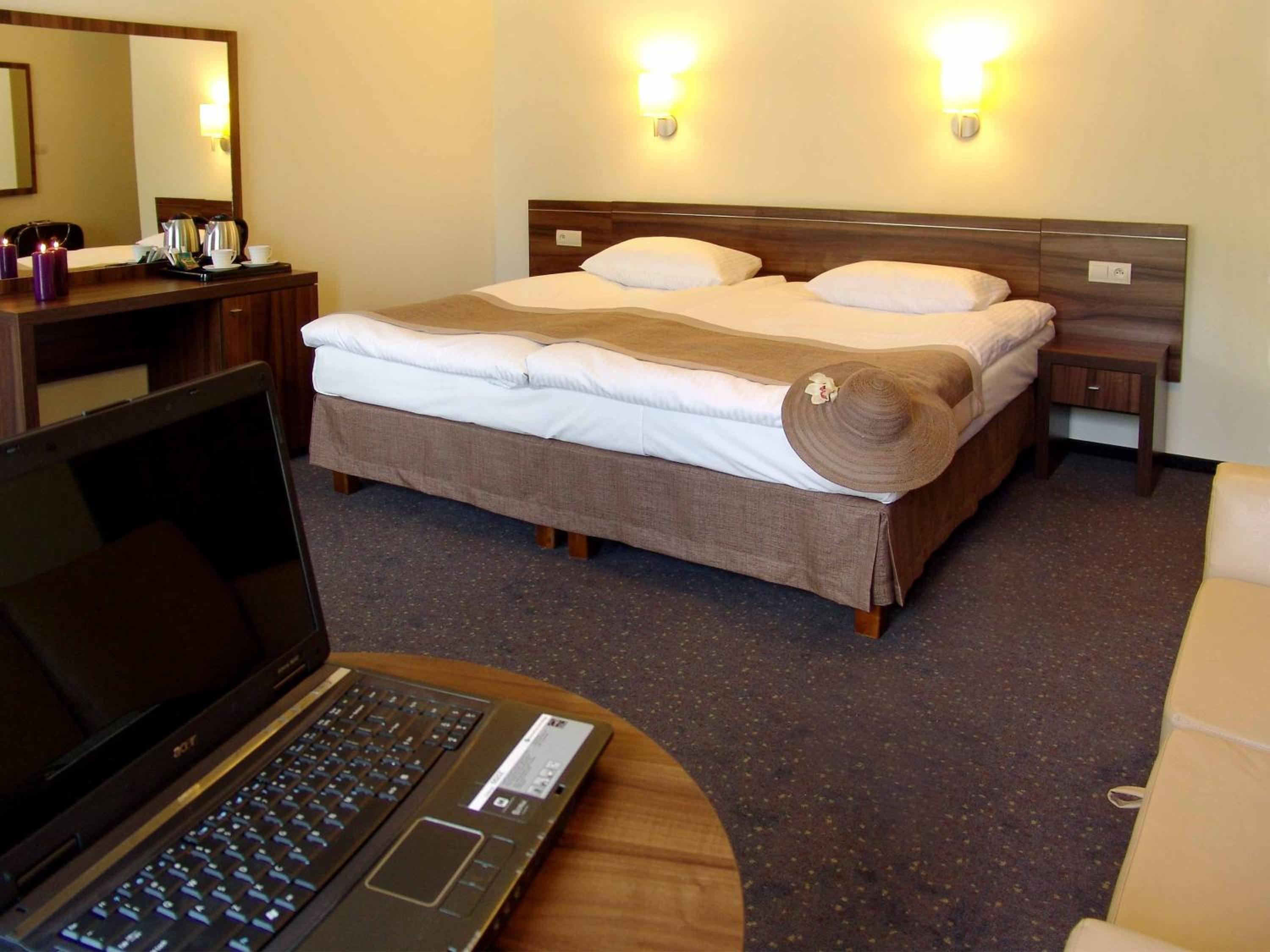 Double or Twin Room - Photo 2