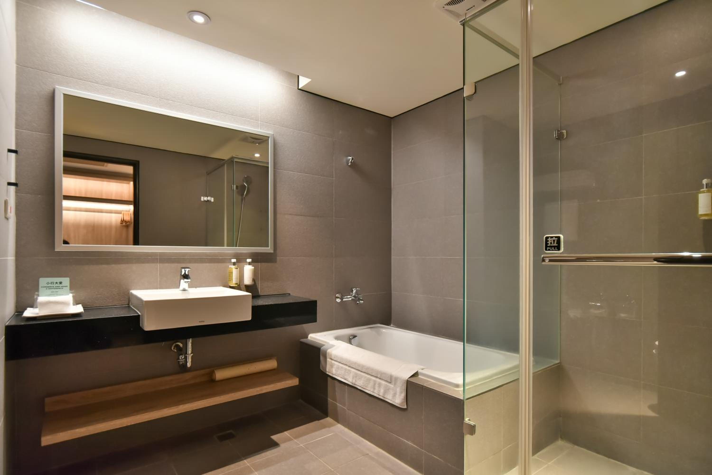 Standard King Room with Two King Beds and City View - High Floor