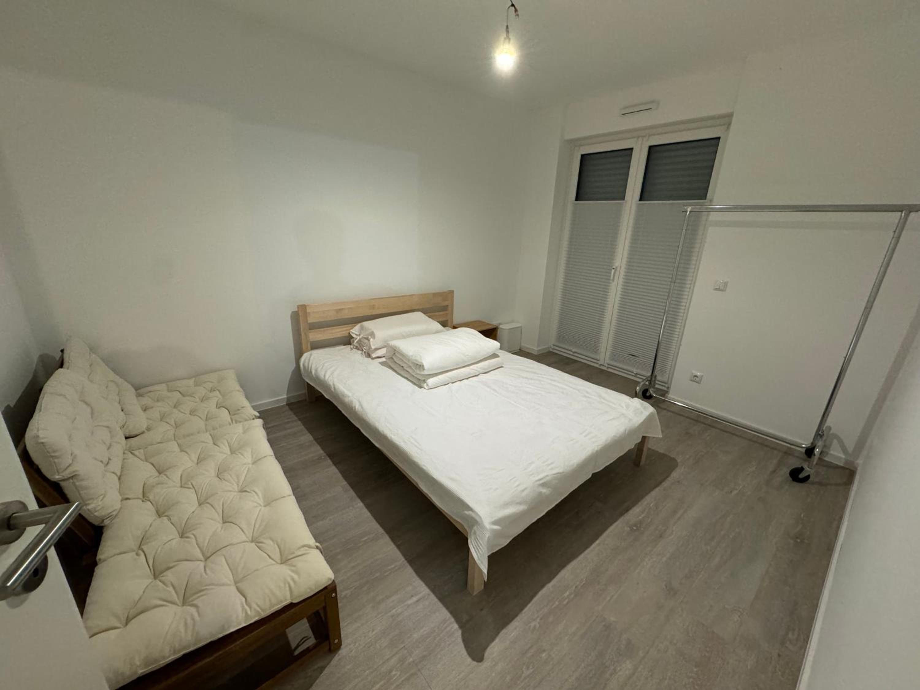 One-Bedroom Apartment photo 1