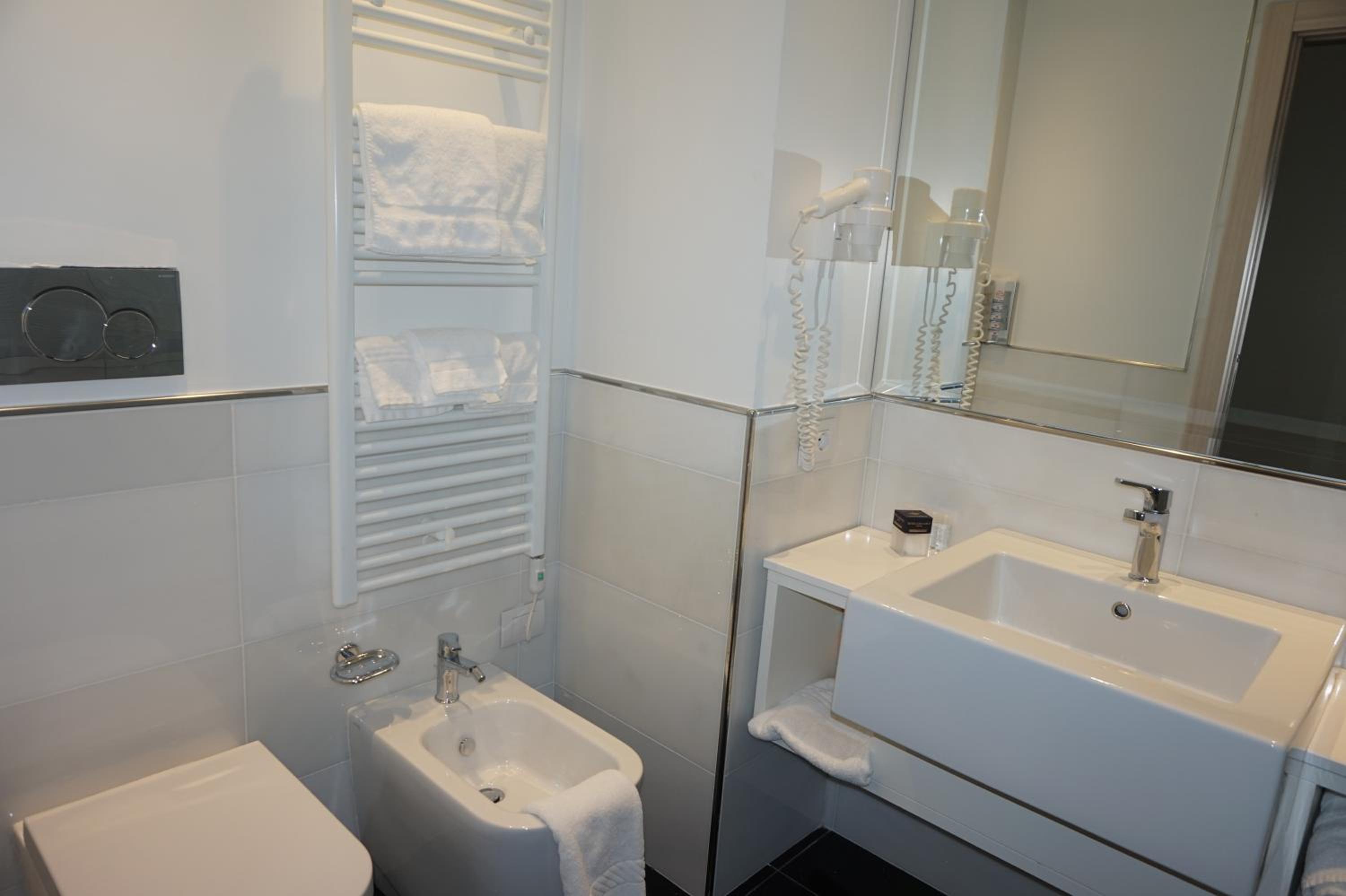 Superior Double Room with Balcony and Sea View - Photo 6