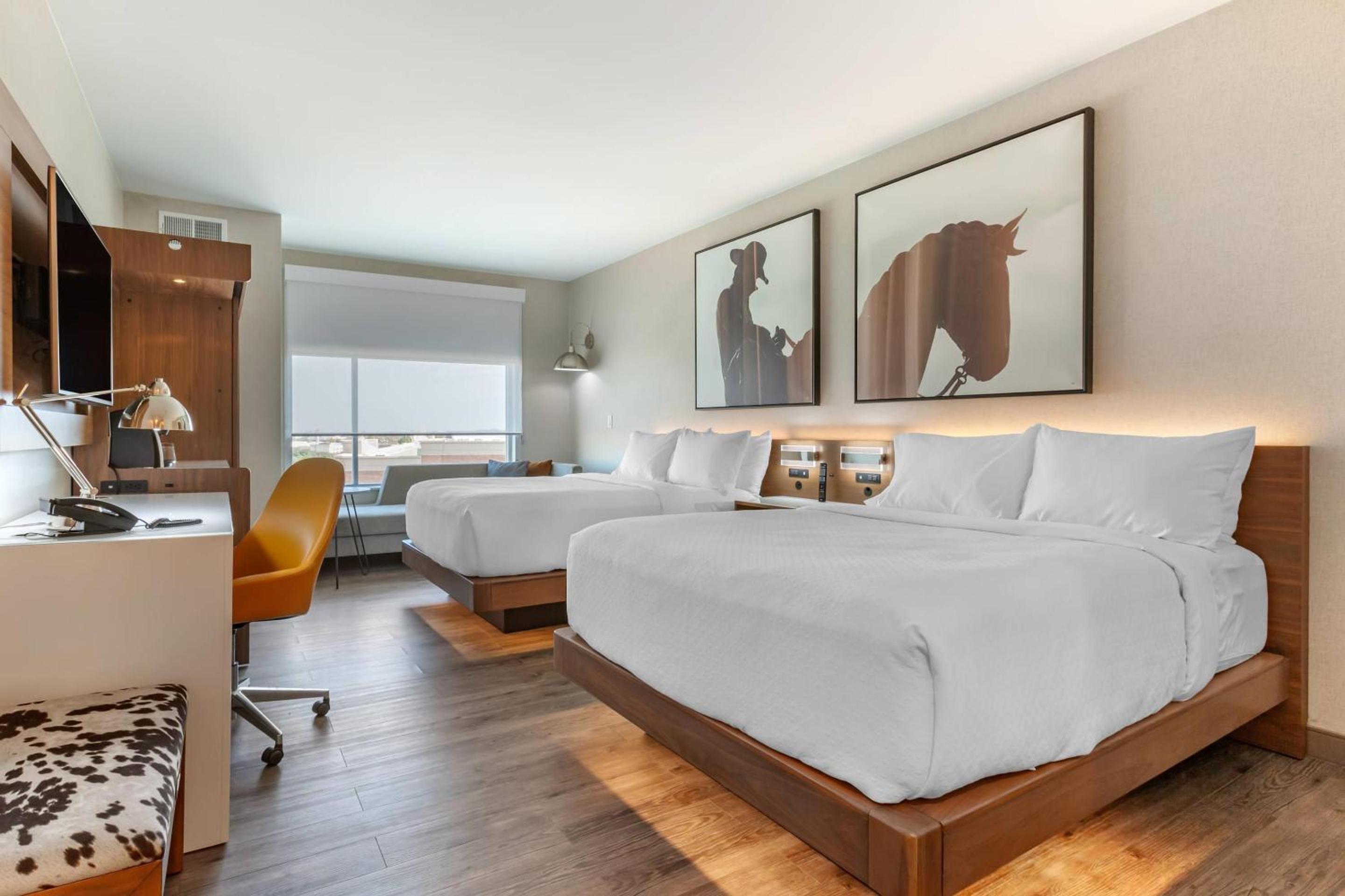 Queen Room with Two Queen Beds - Accessible/Non-Smoking  - Photo 3