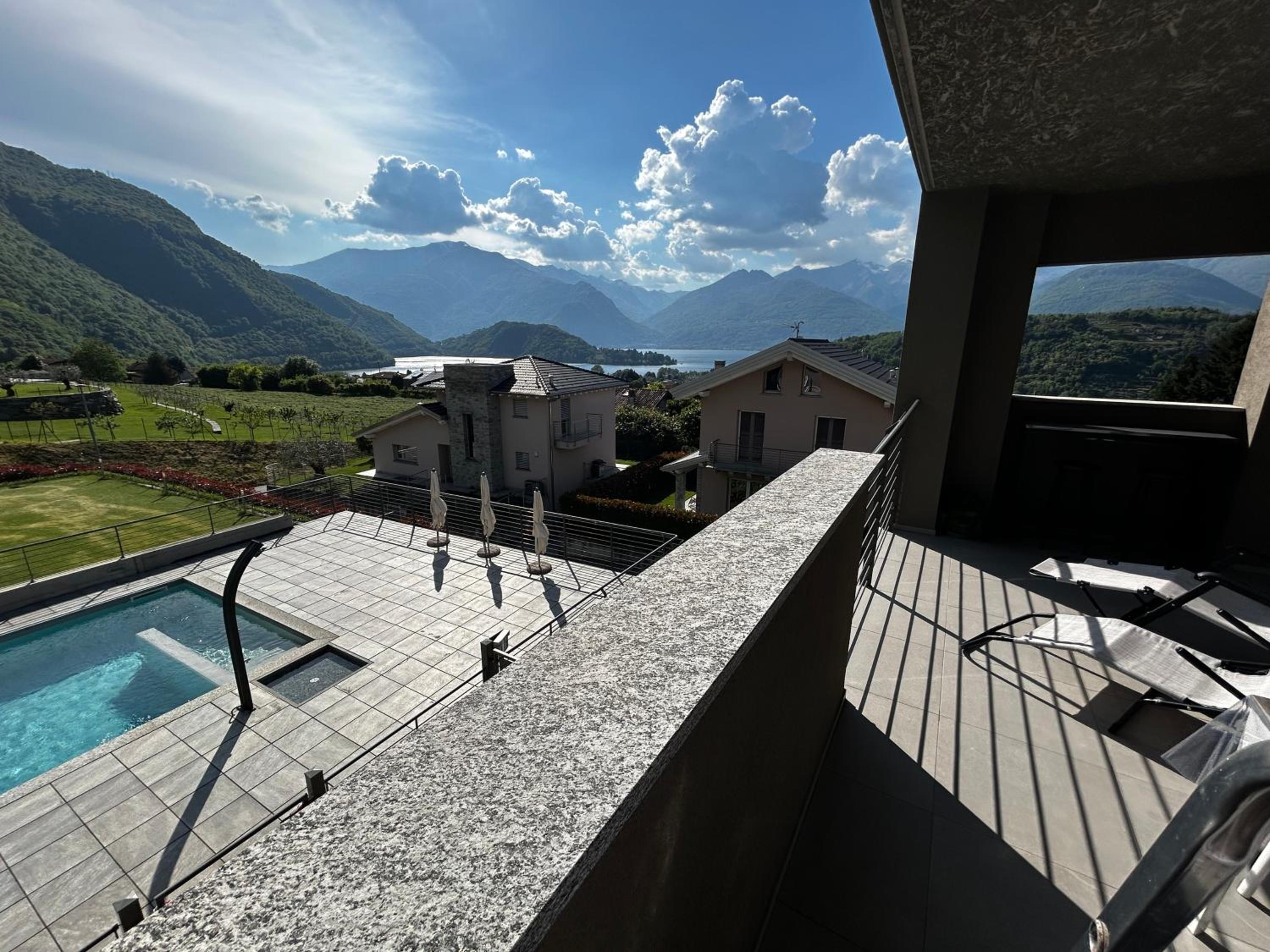 Two-Bedroom Apartment with Lake View