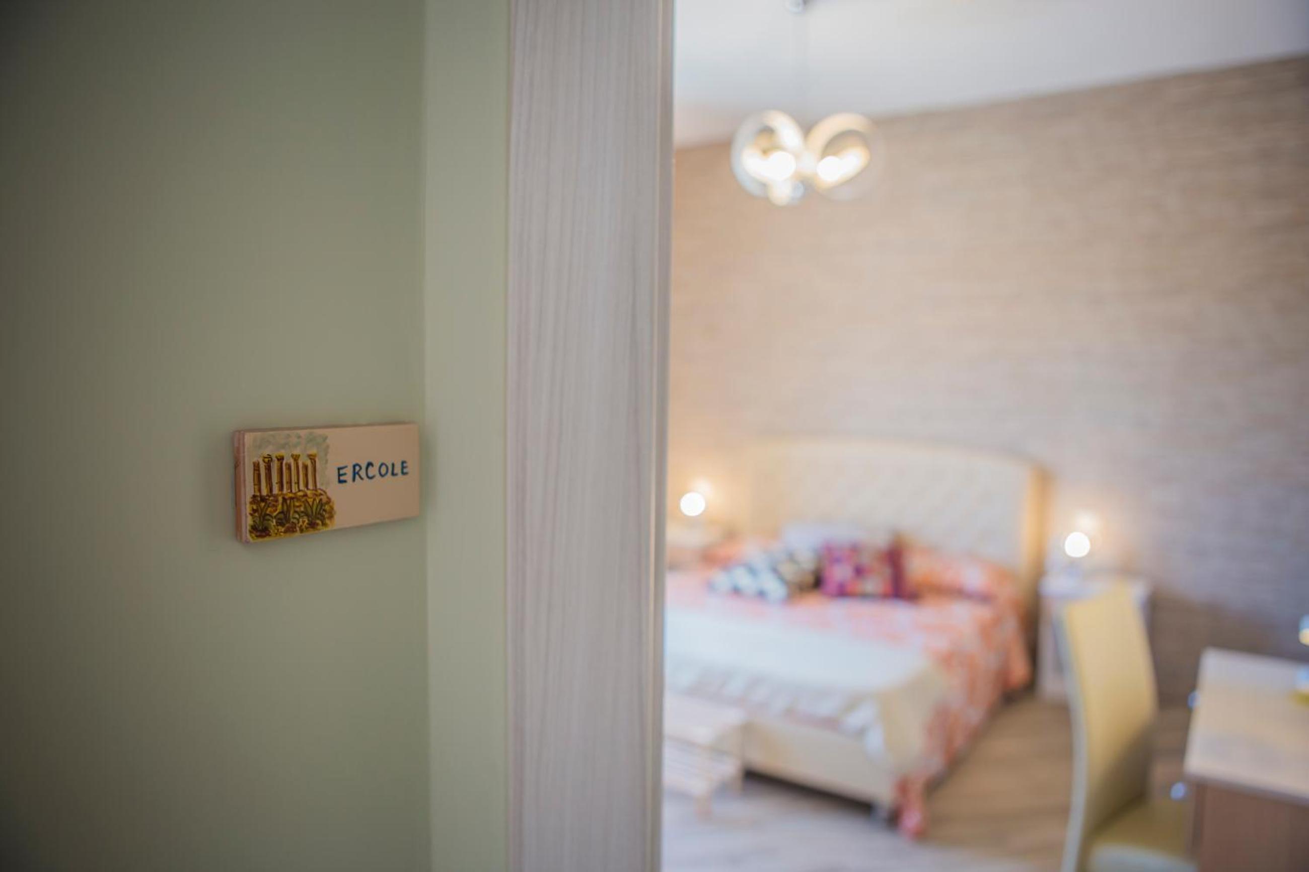 Deluxe Double Room with Balcony and Sea View