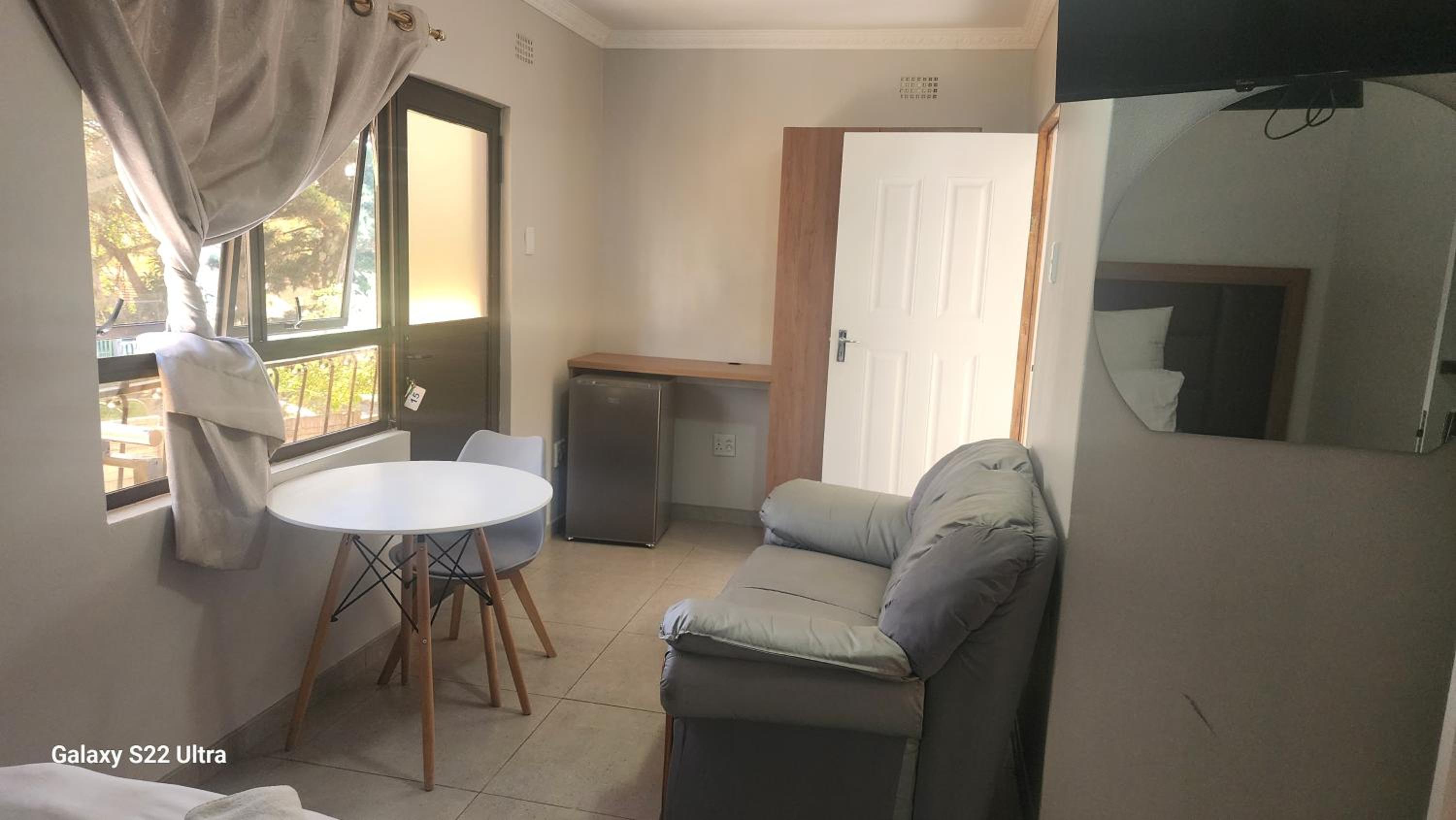 Budget Twin Room photo 3