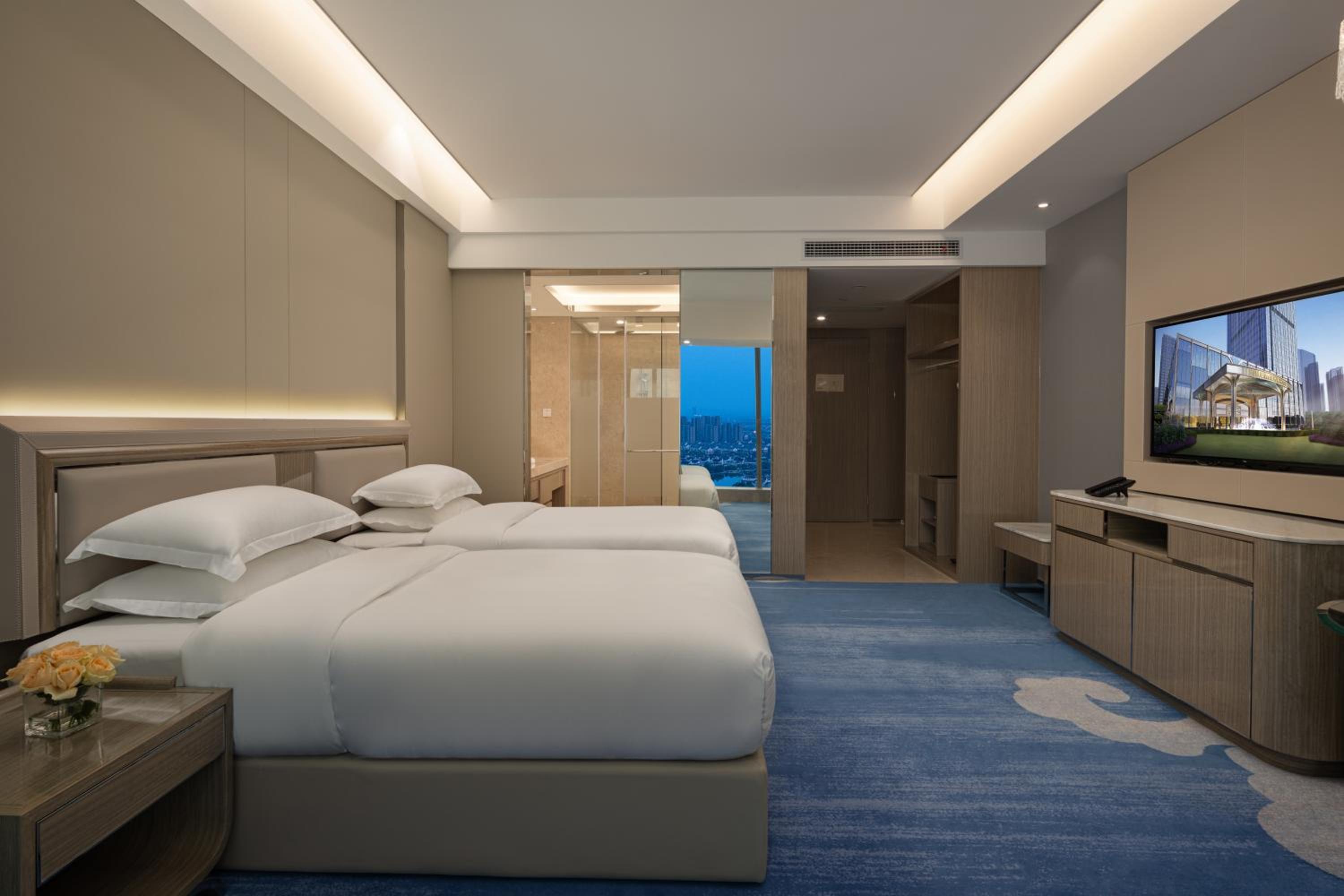 Deluxe Twin Room with Lake View photo 2