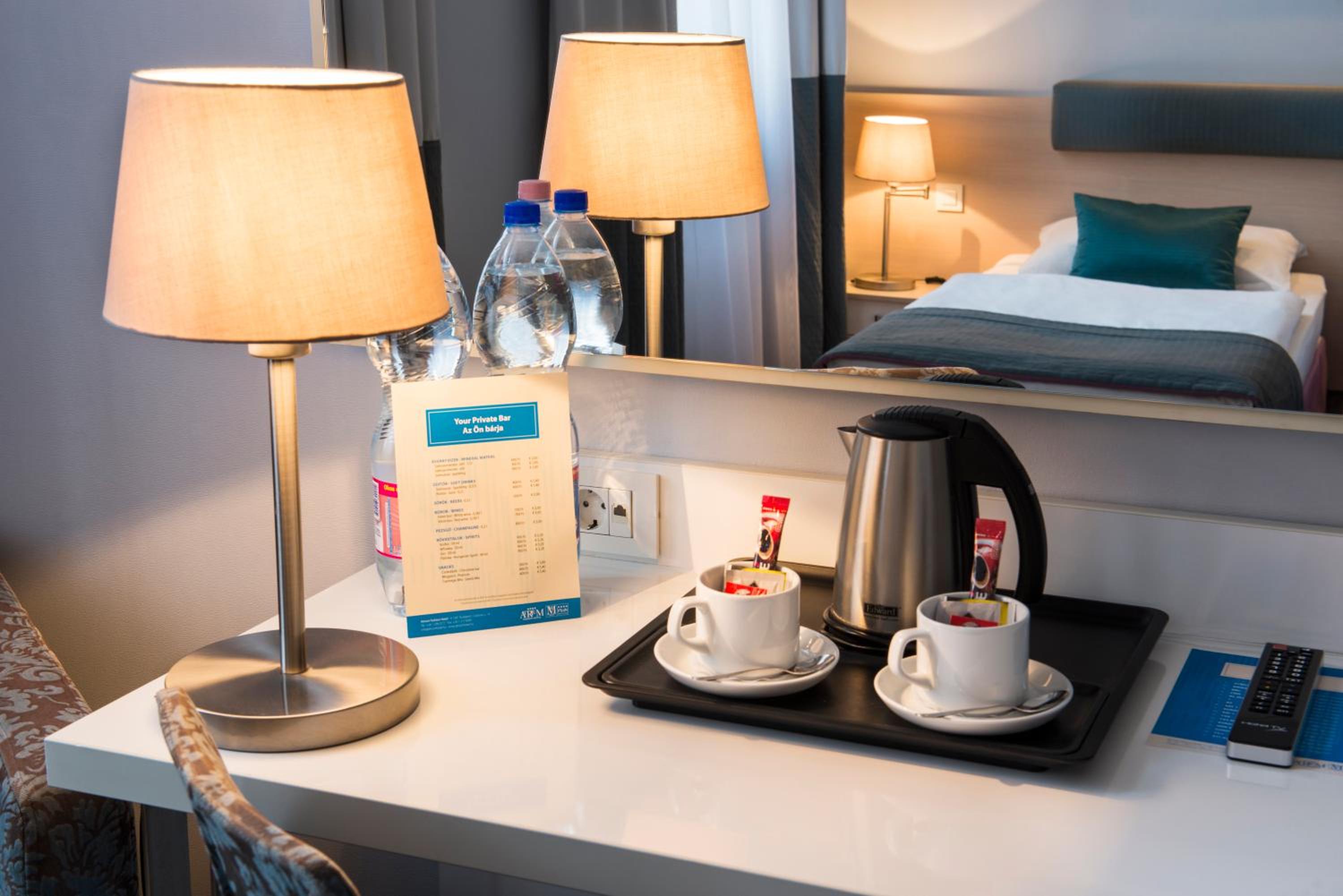 Deluxe Double or Twin Room with City View - Photo 5