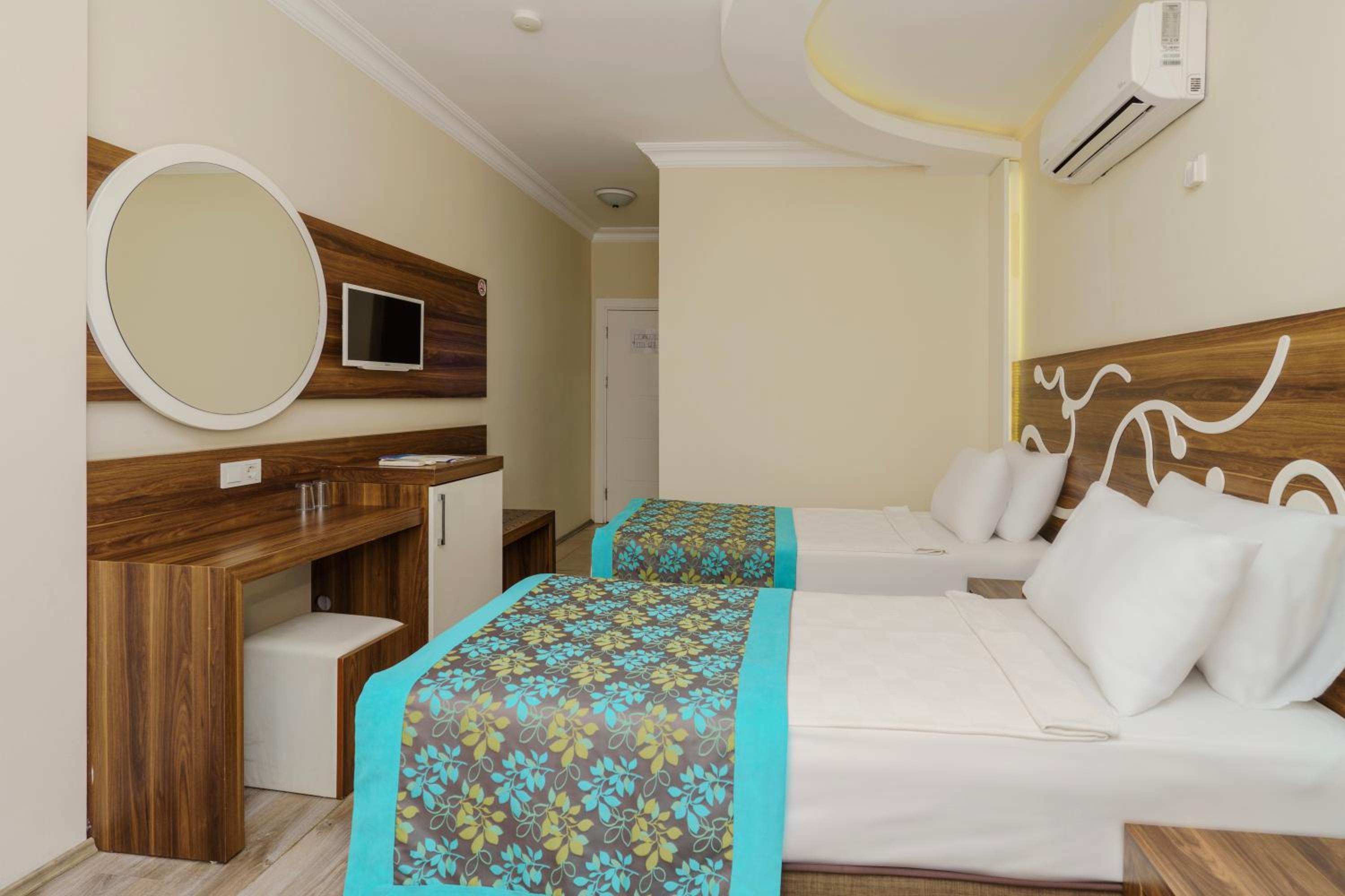 Standard Twin Room - Photo 5