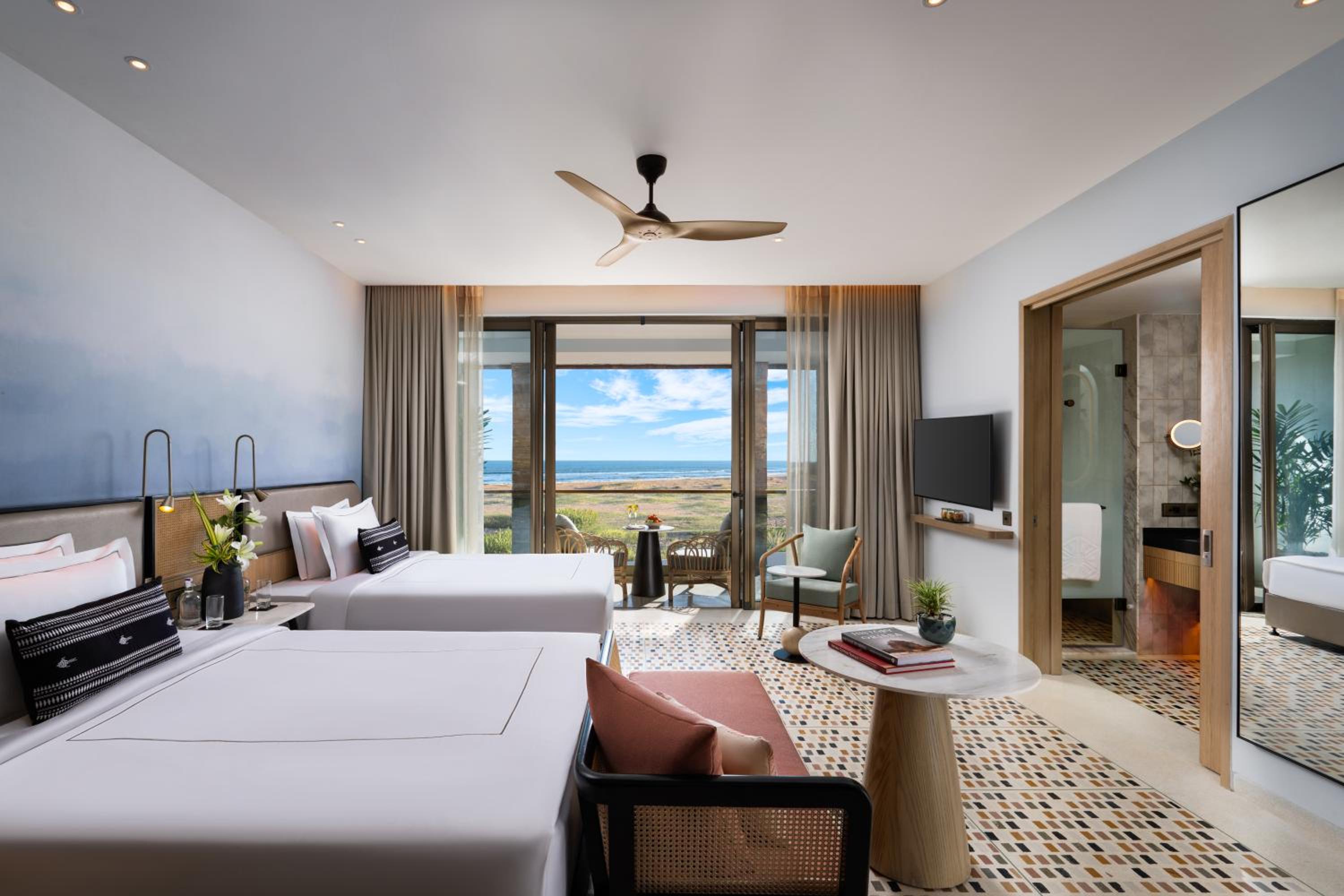 Superior Sea View Room Twin Bed with Balcony
