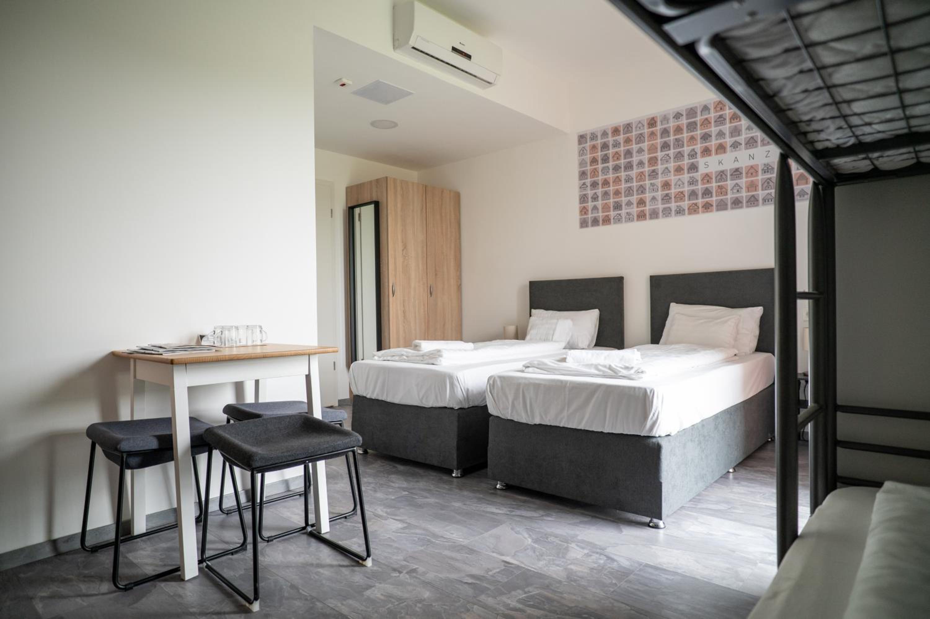 Quadruple Room with Balcony photo 1