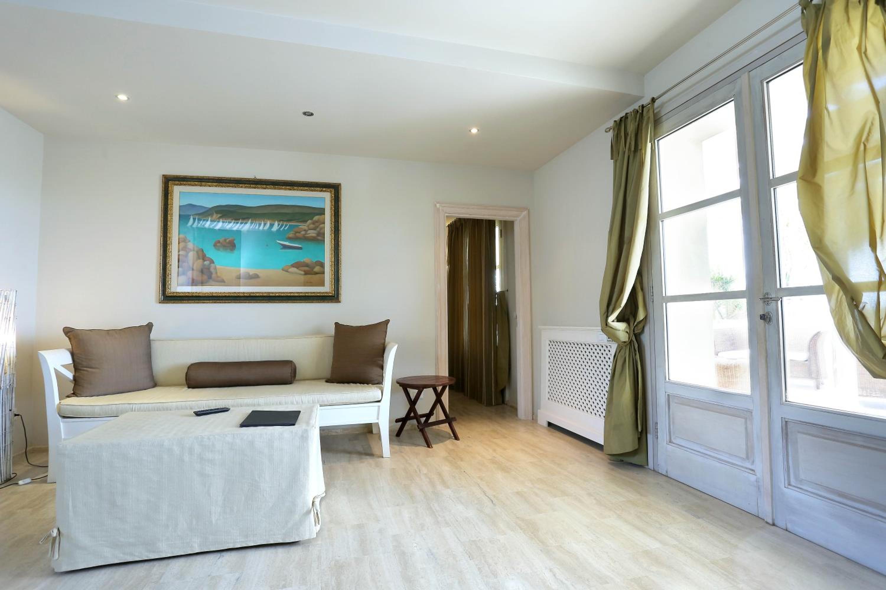 Two-Bedroom Suite photo 2