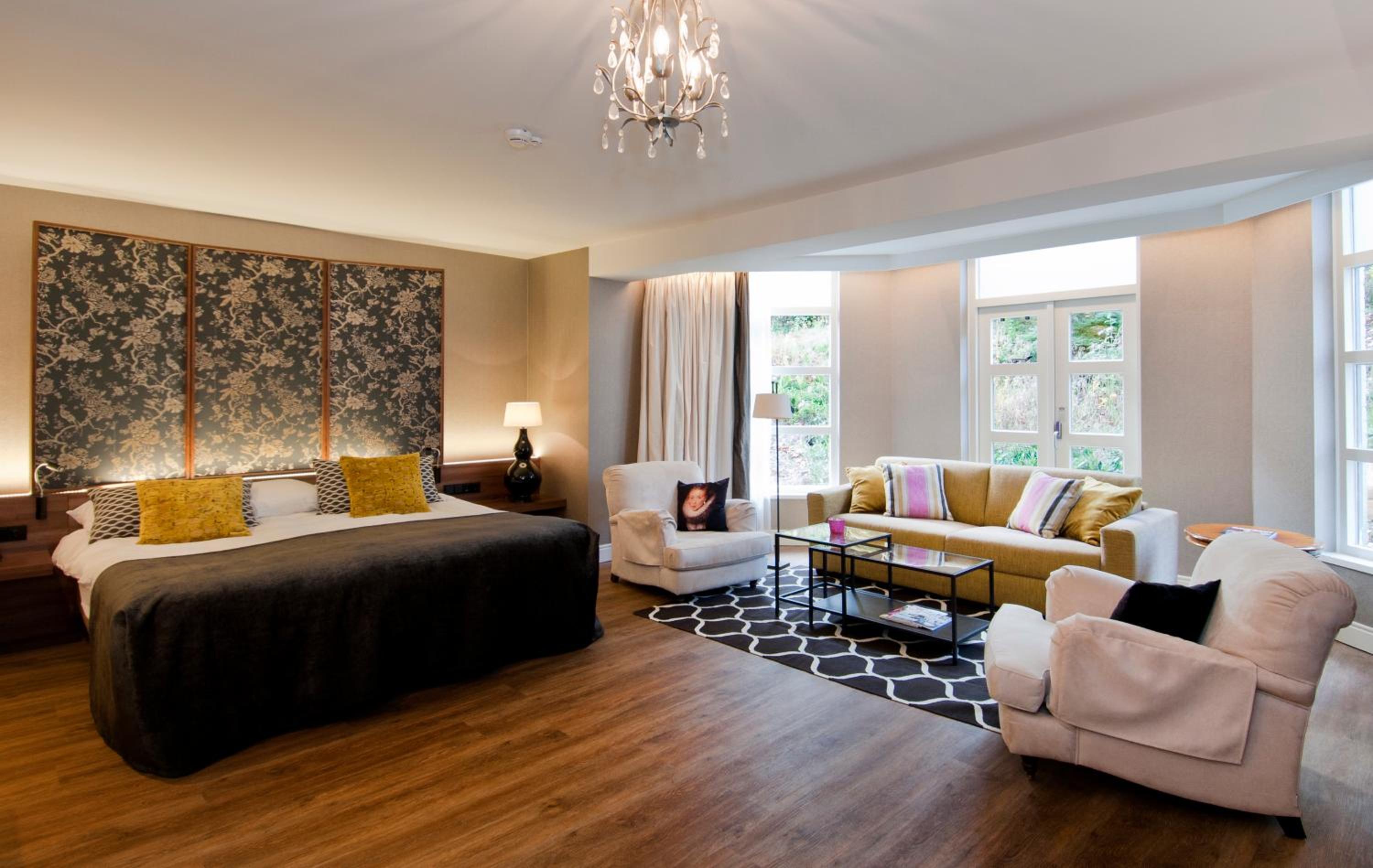 Deluxe King Suite - Photo 1