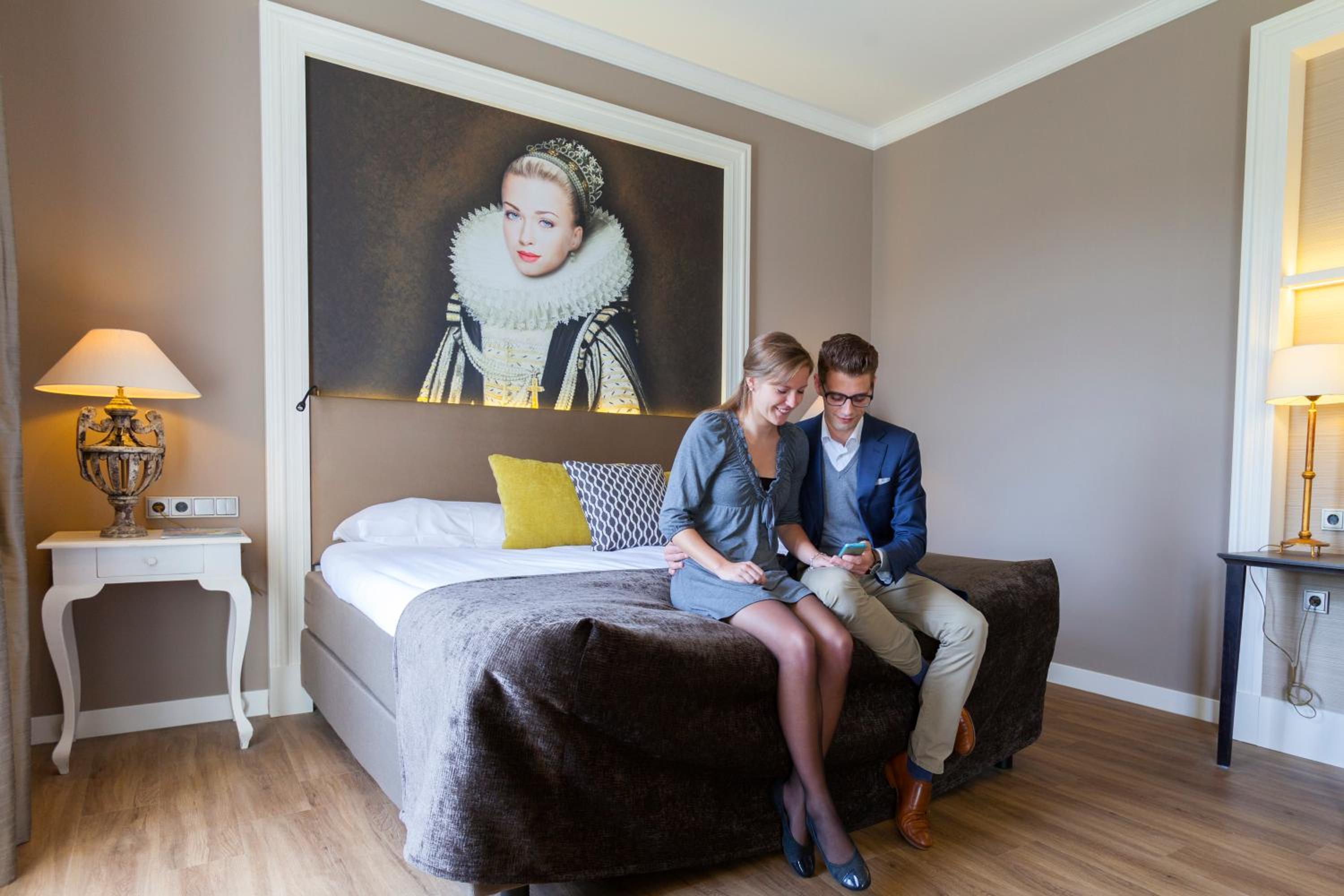 Luxurious Castle Room - Photo 6