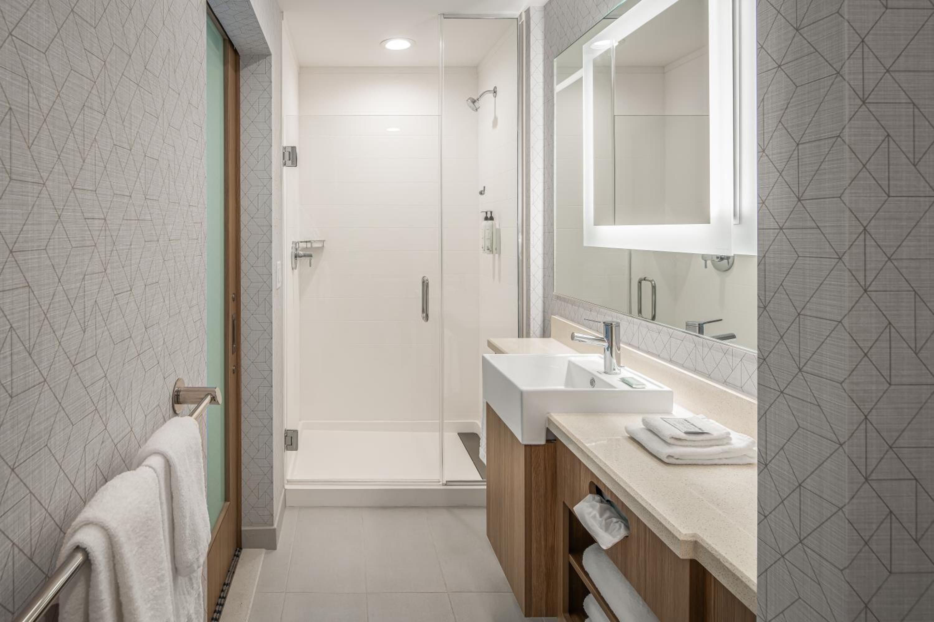 King Suite with Sofa Bed - Hearing Accessible