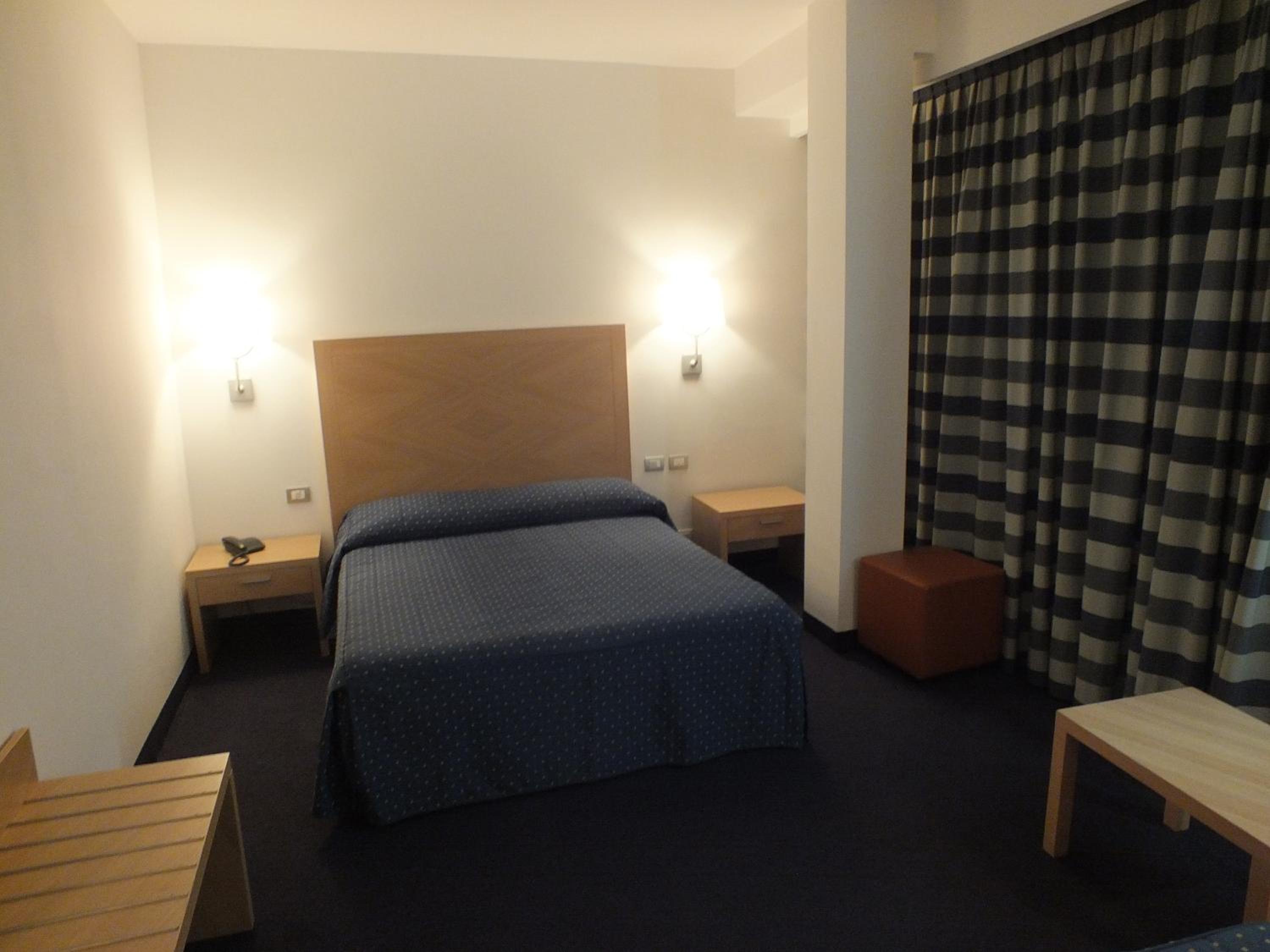 Single Room photo 3