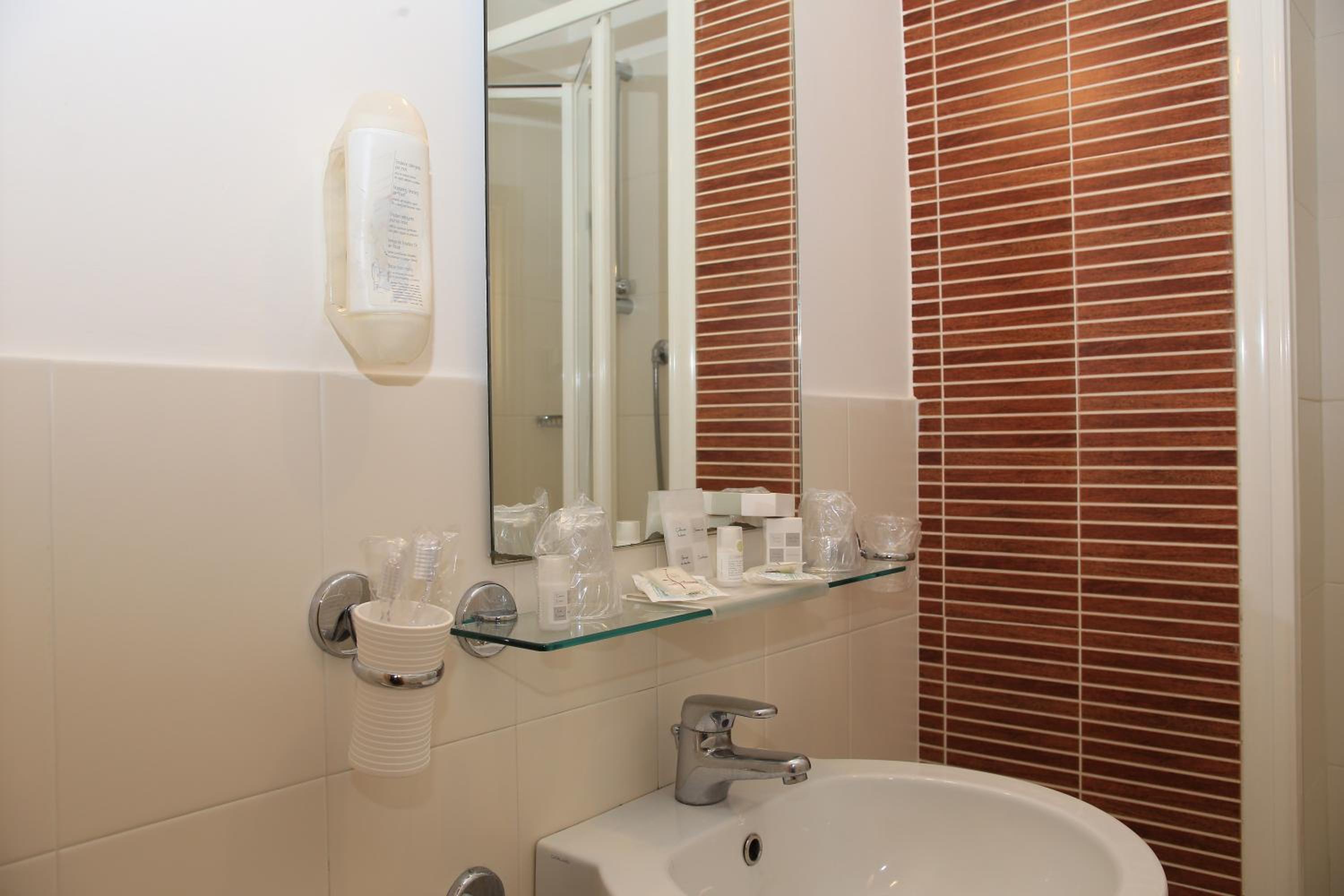 Superior Double Room with Balcony photo 2