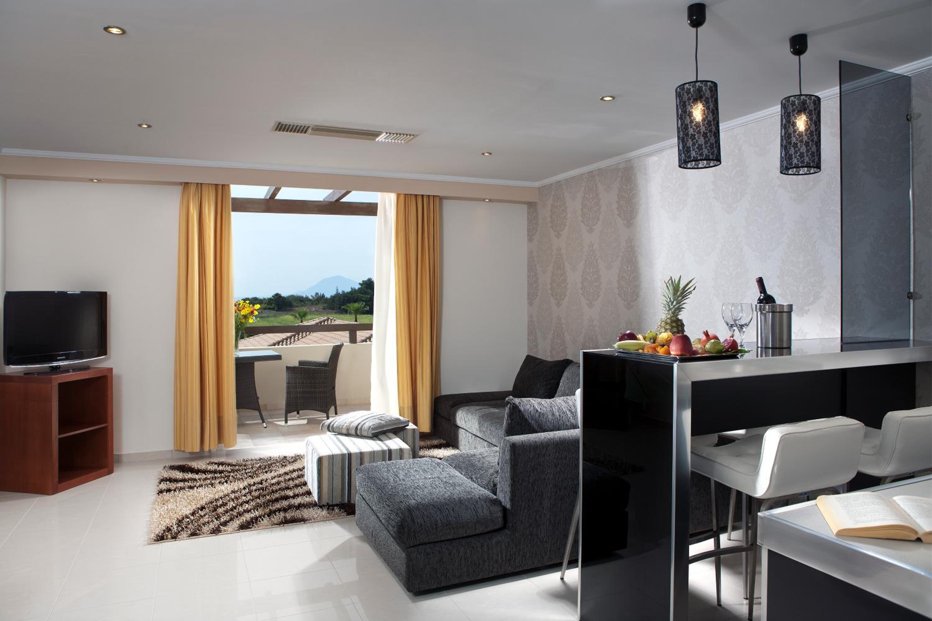 One-Bedroom Suite - Photo 1