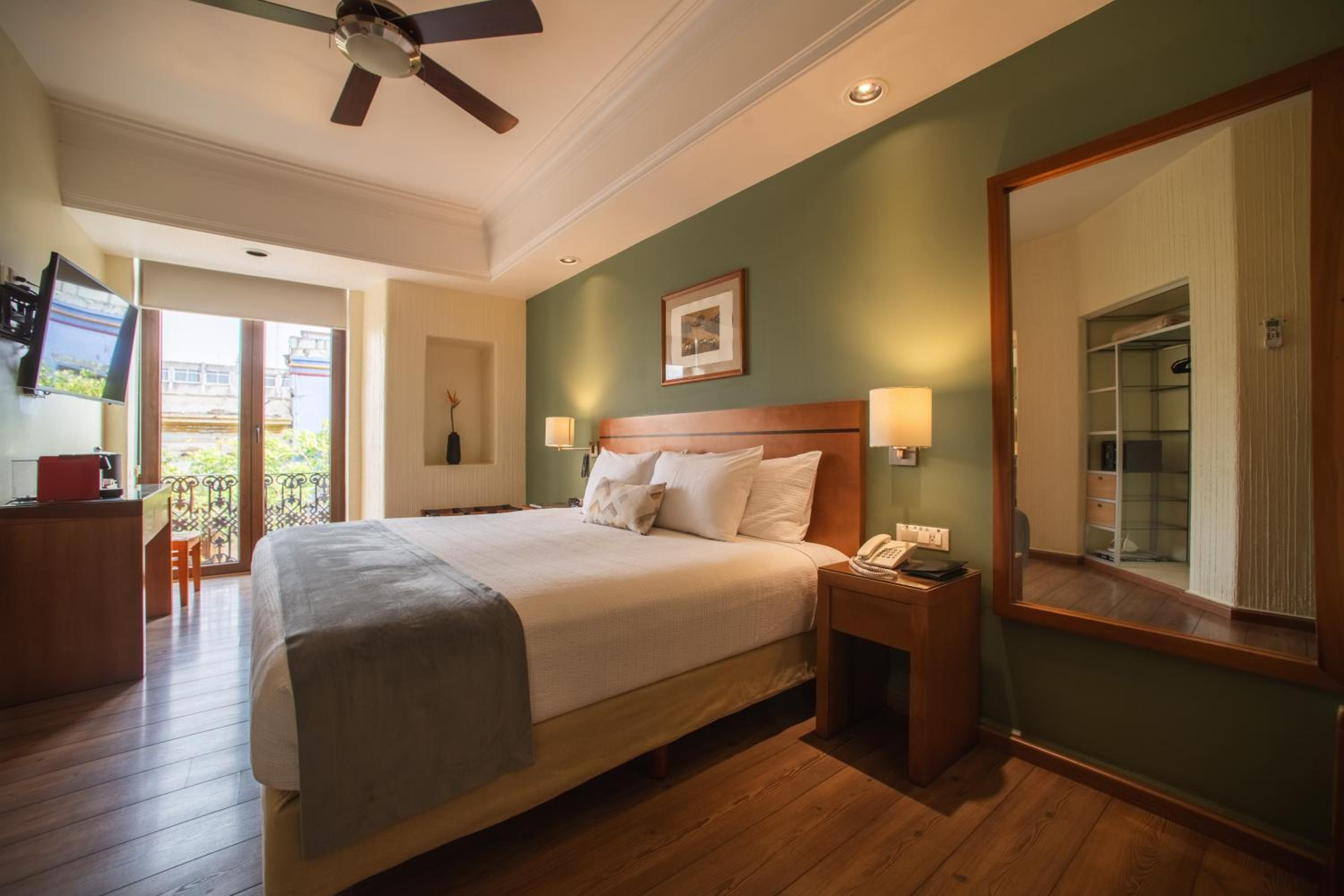 Superior Queen Room photo 1