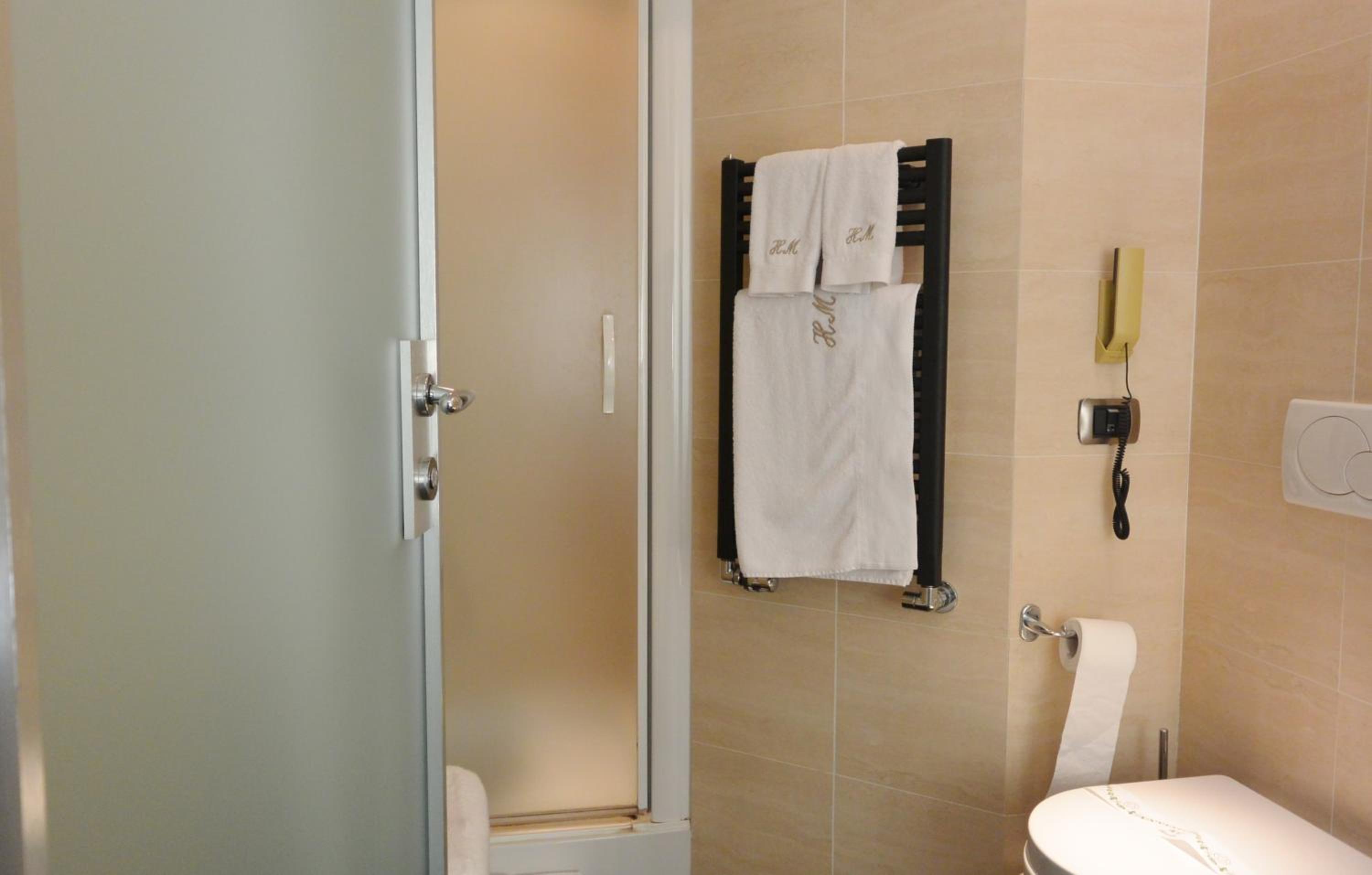 Deluxe Double Room - Photo 7