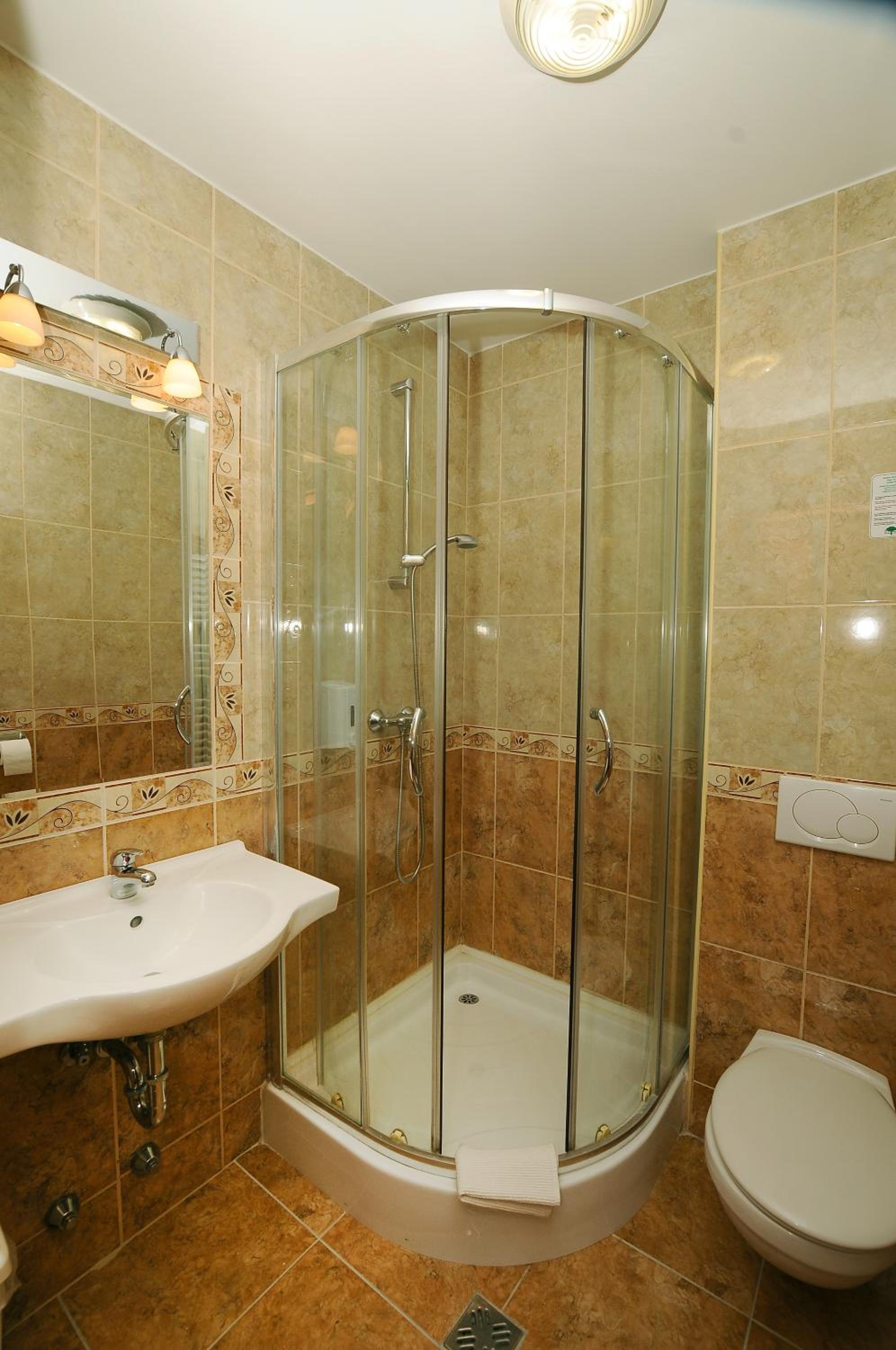 Twin Room - Photo 13