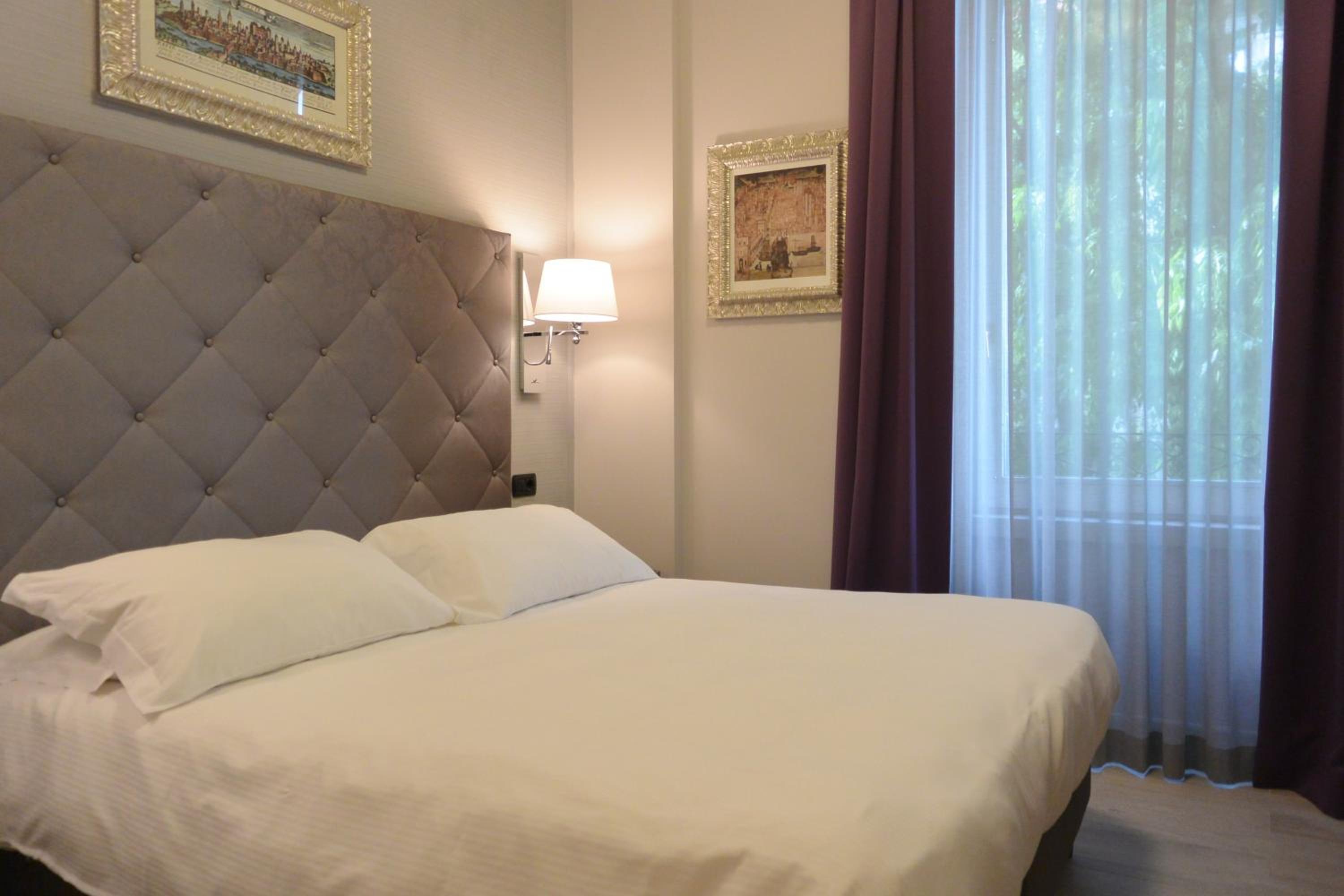 Standard Double Room - Photo 1