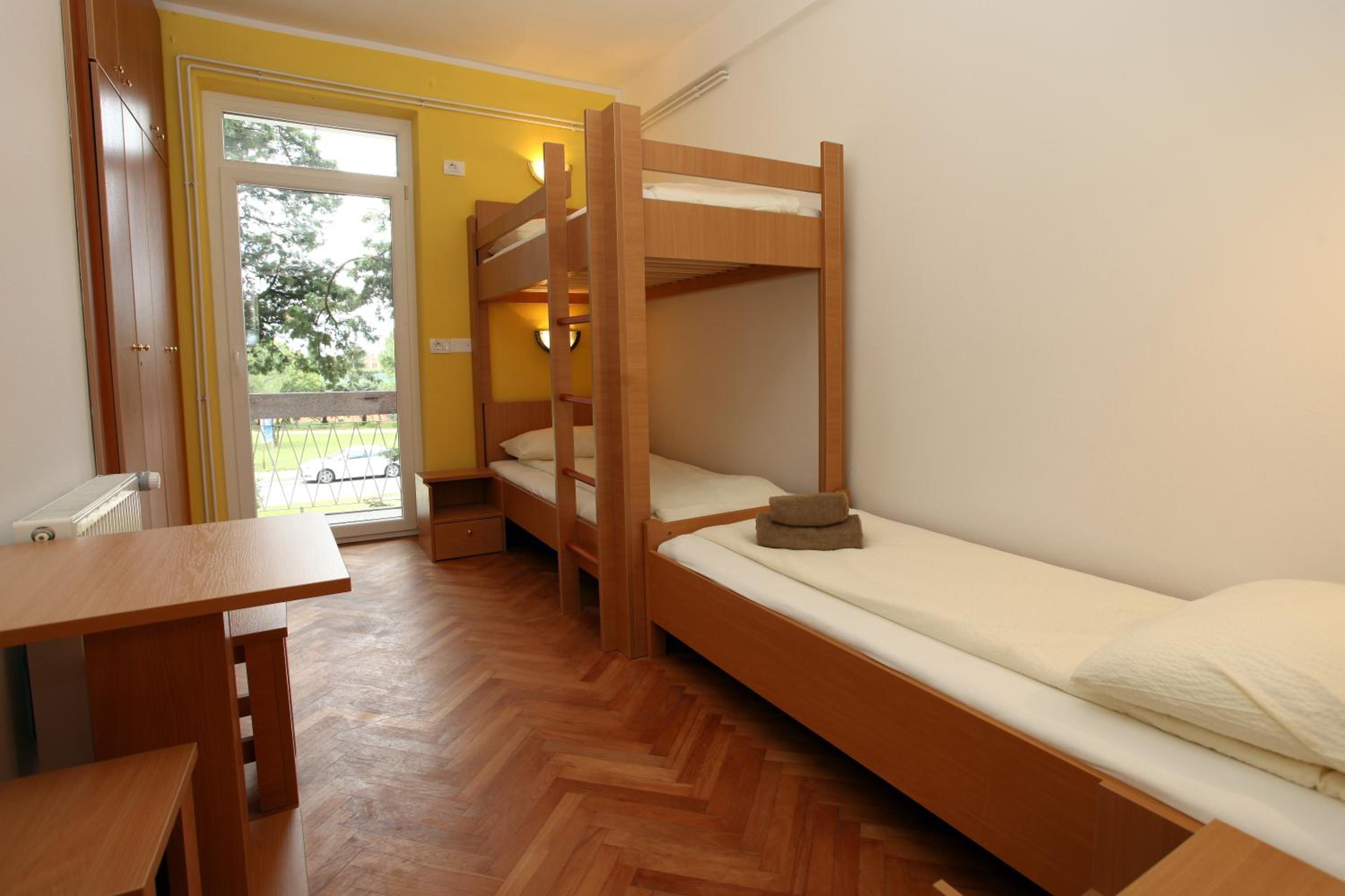 Triple Room - Photo 8