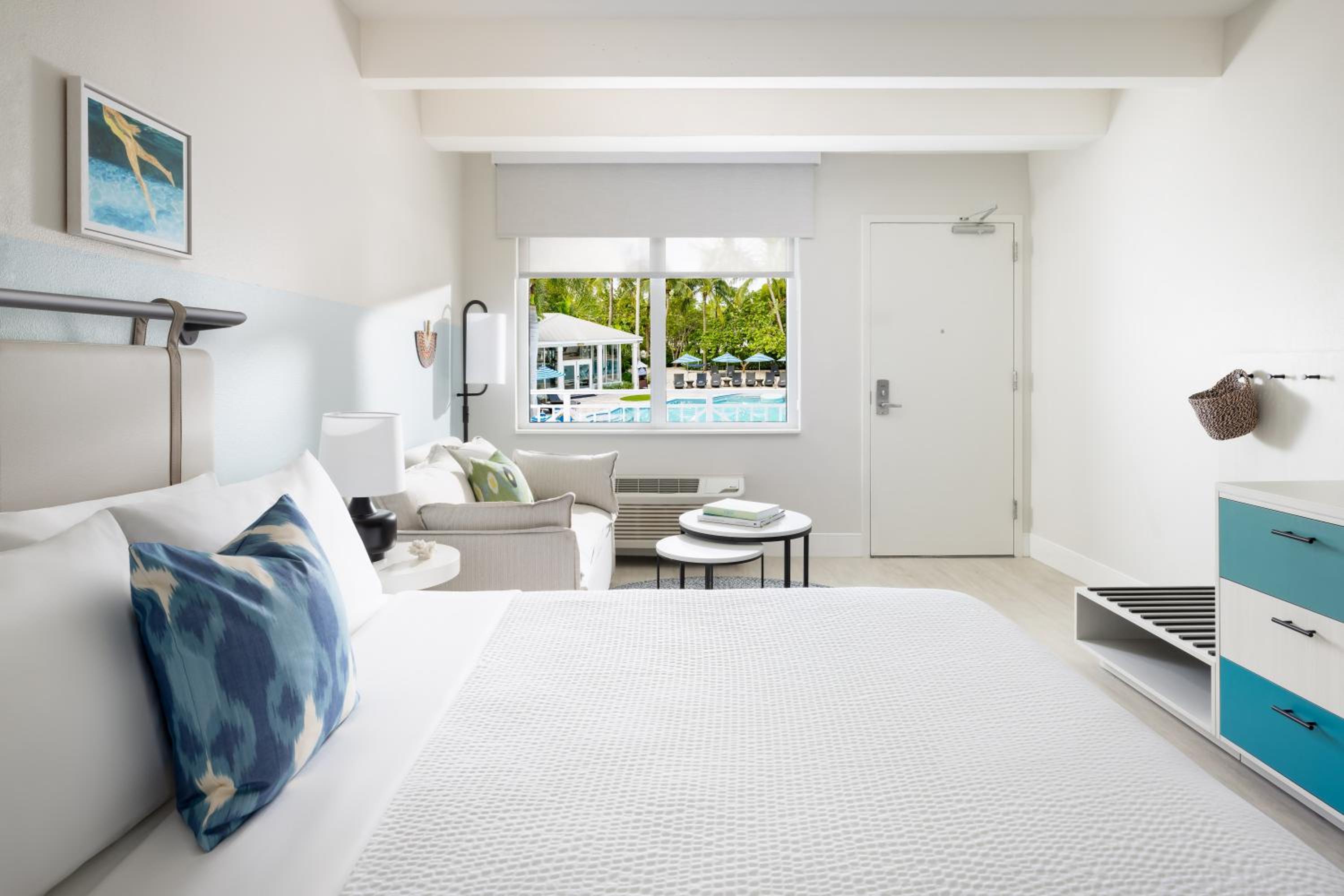 Pool View One King Bed Hearing Accessible