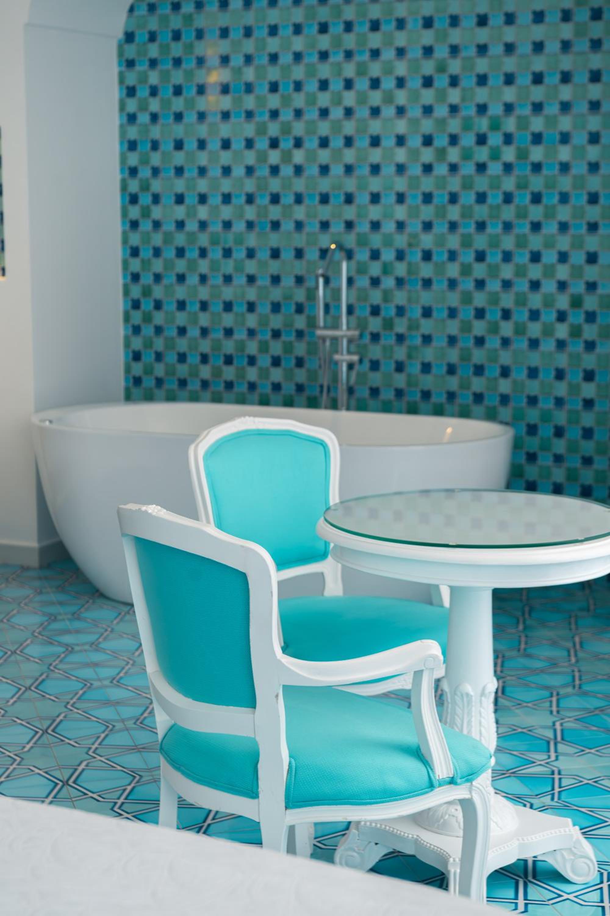 Suite with Indoor Spa Bath and Sea View - Photo 2