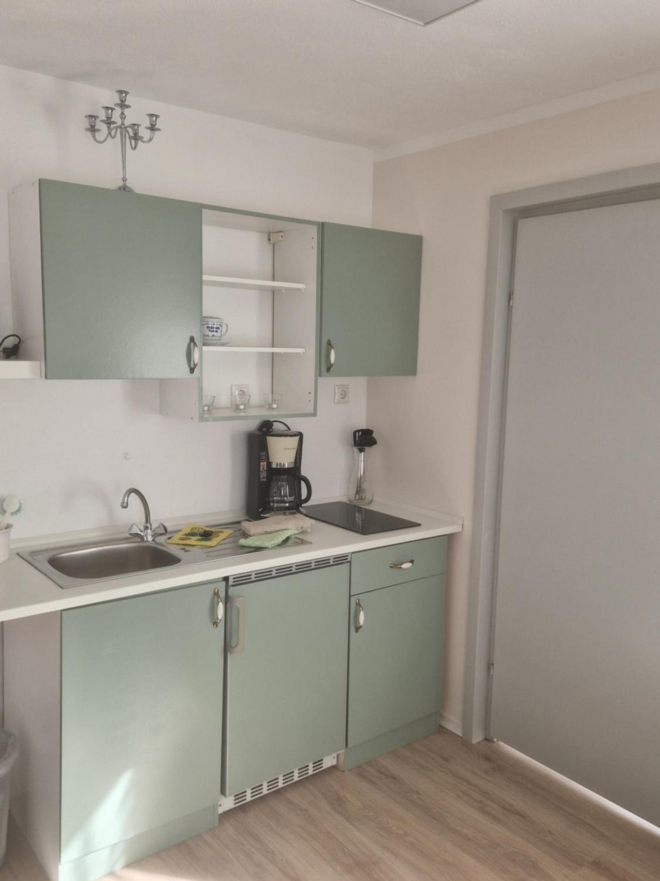 One-Bedroom Apartment - Photo 11