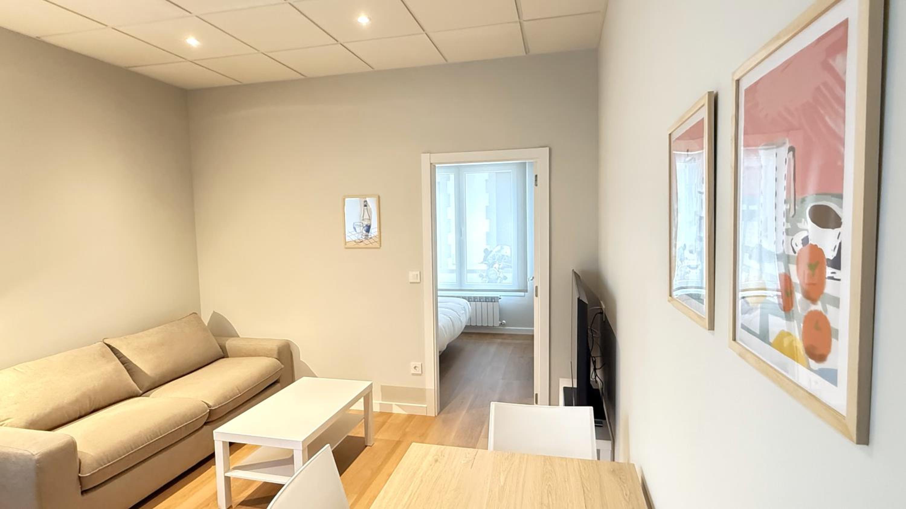 Apartment - Ground Floor - Photo 2