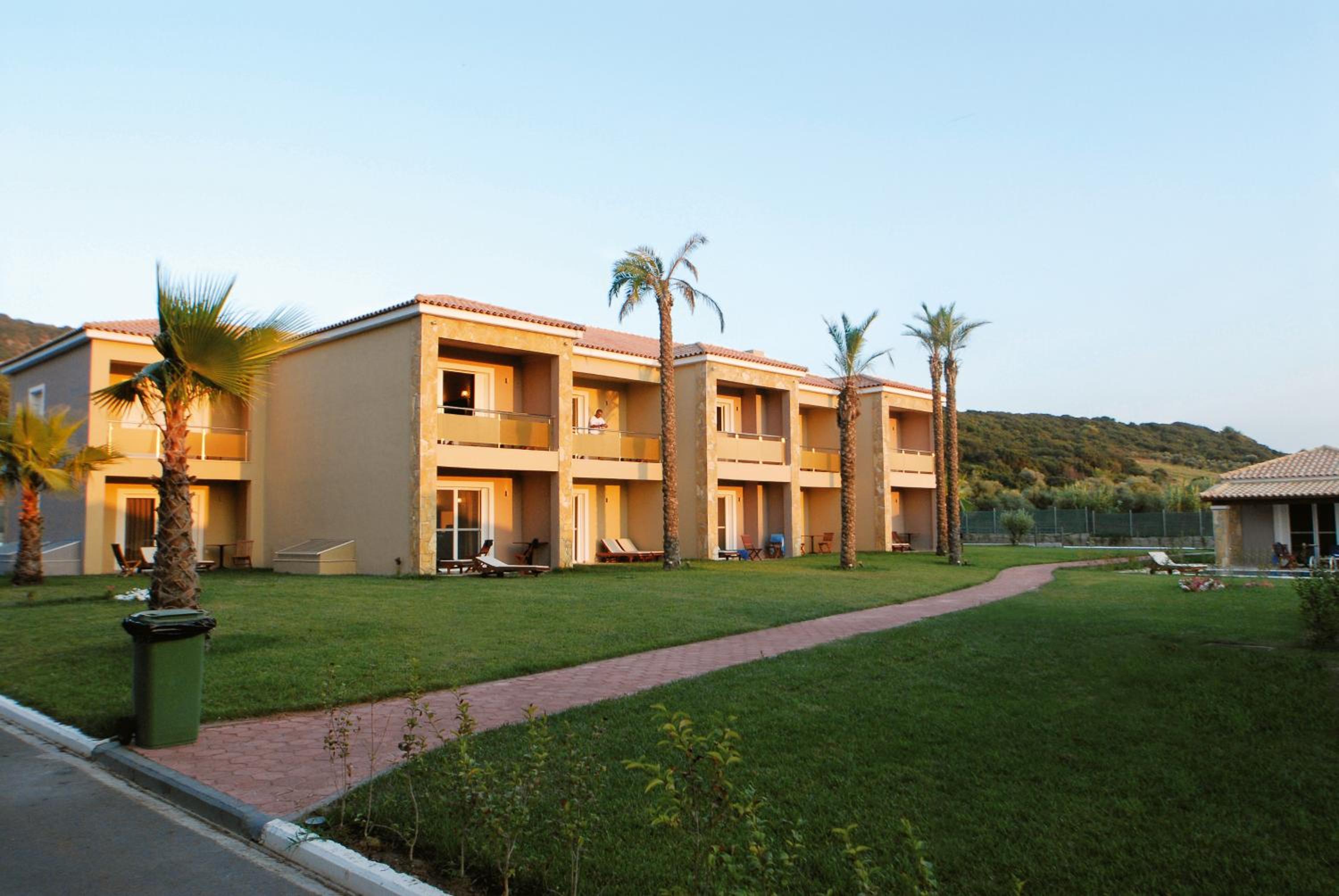 Deluxe Twin/Double Room - Main Building - Photo 3