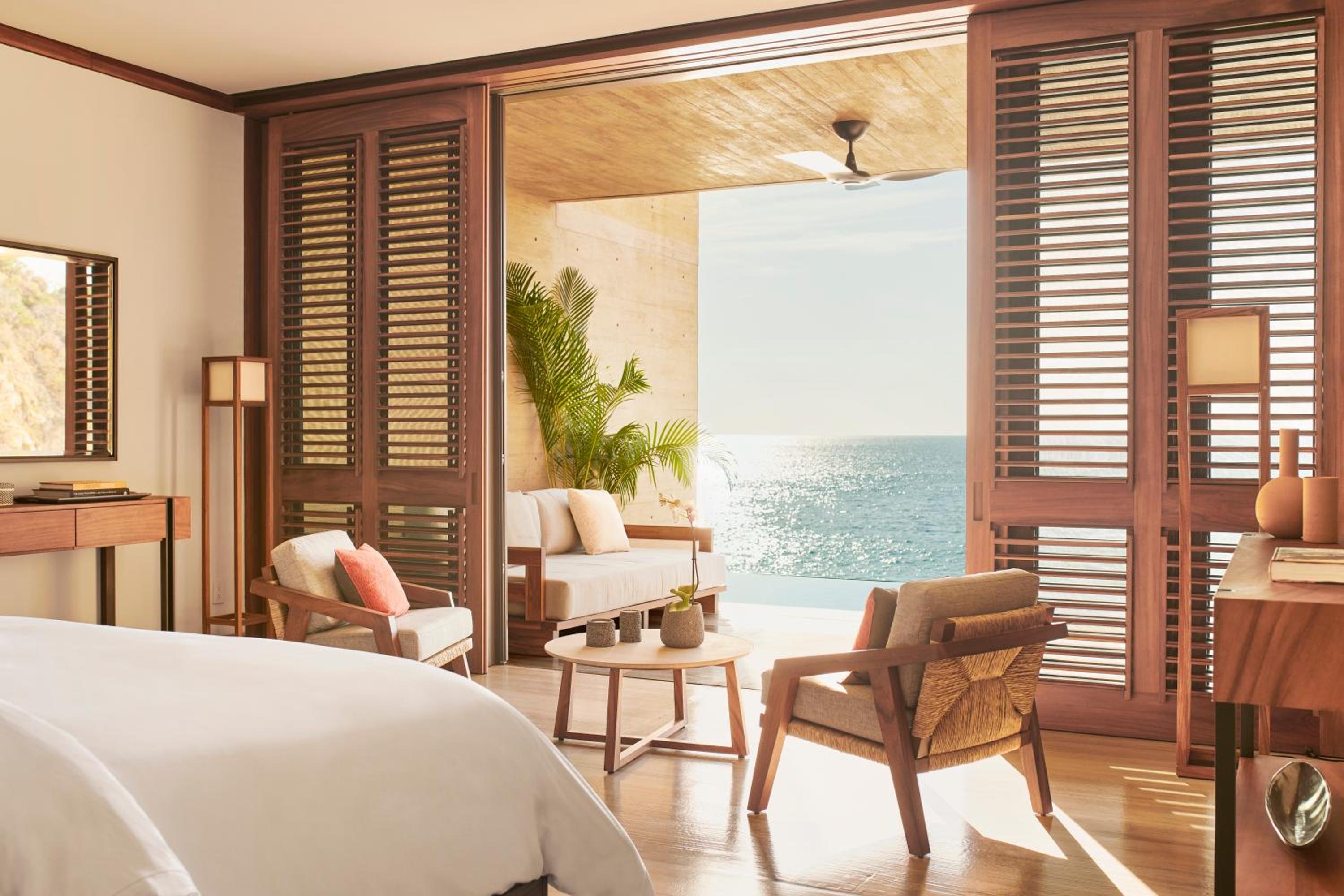 Beachfront One-Bedroom Suite with Infinity Pool