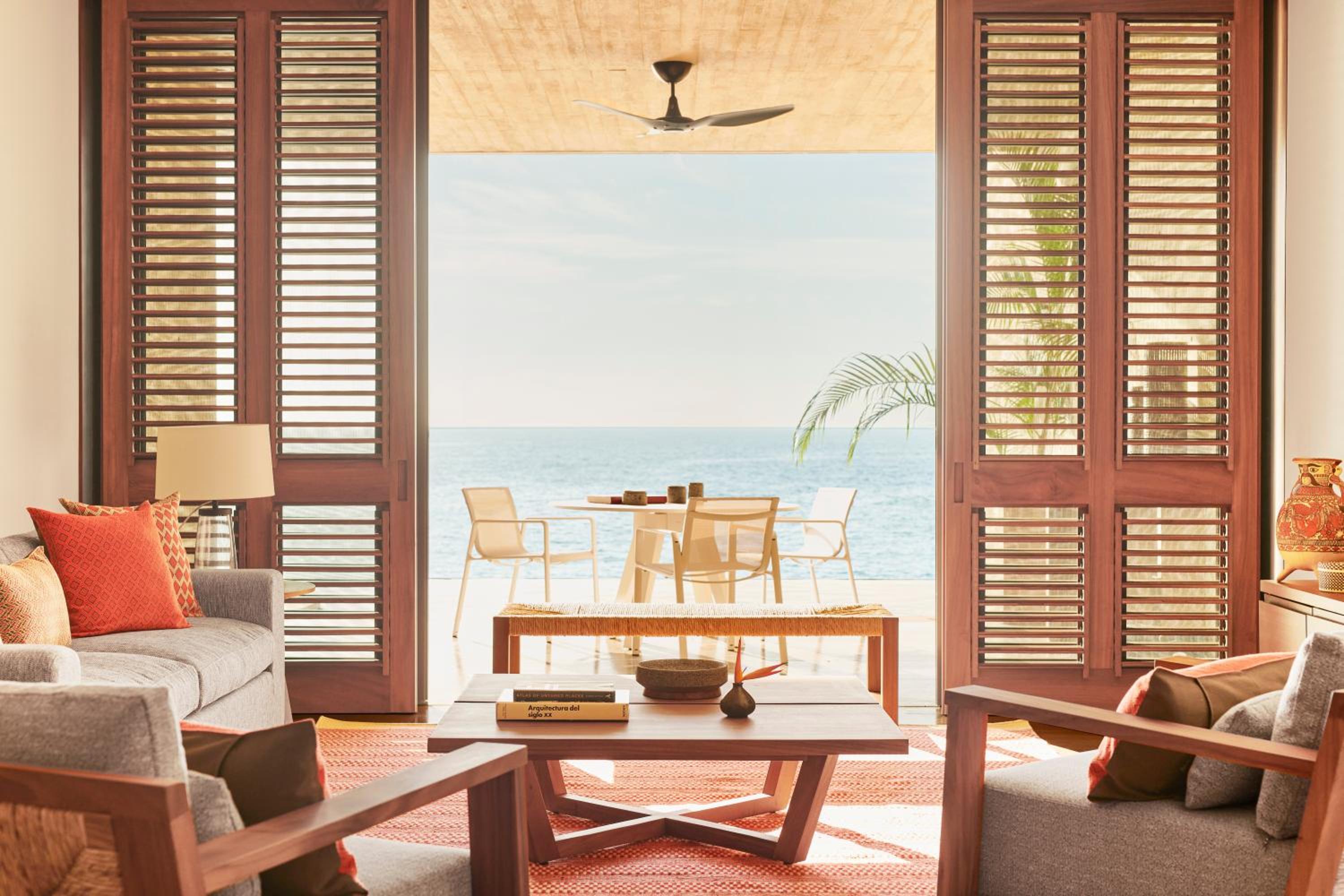 Beachfront One-Bedroom Suite with Infinity Pool photo 2