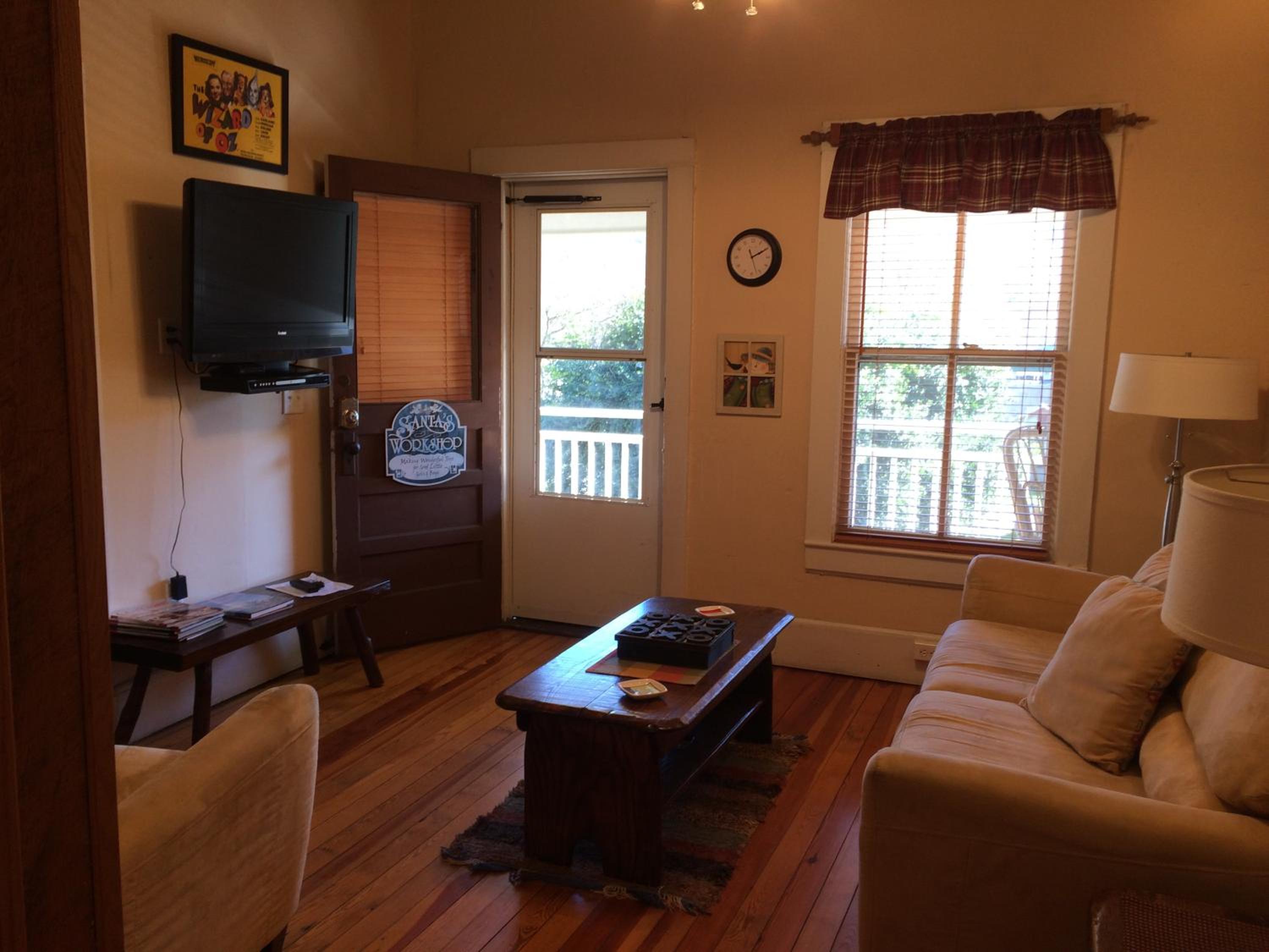 One-Bedroom Apartment photo 3