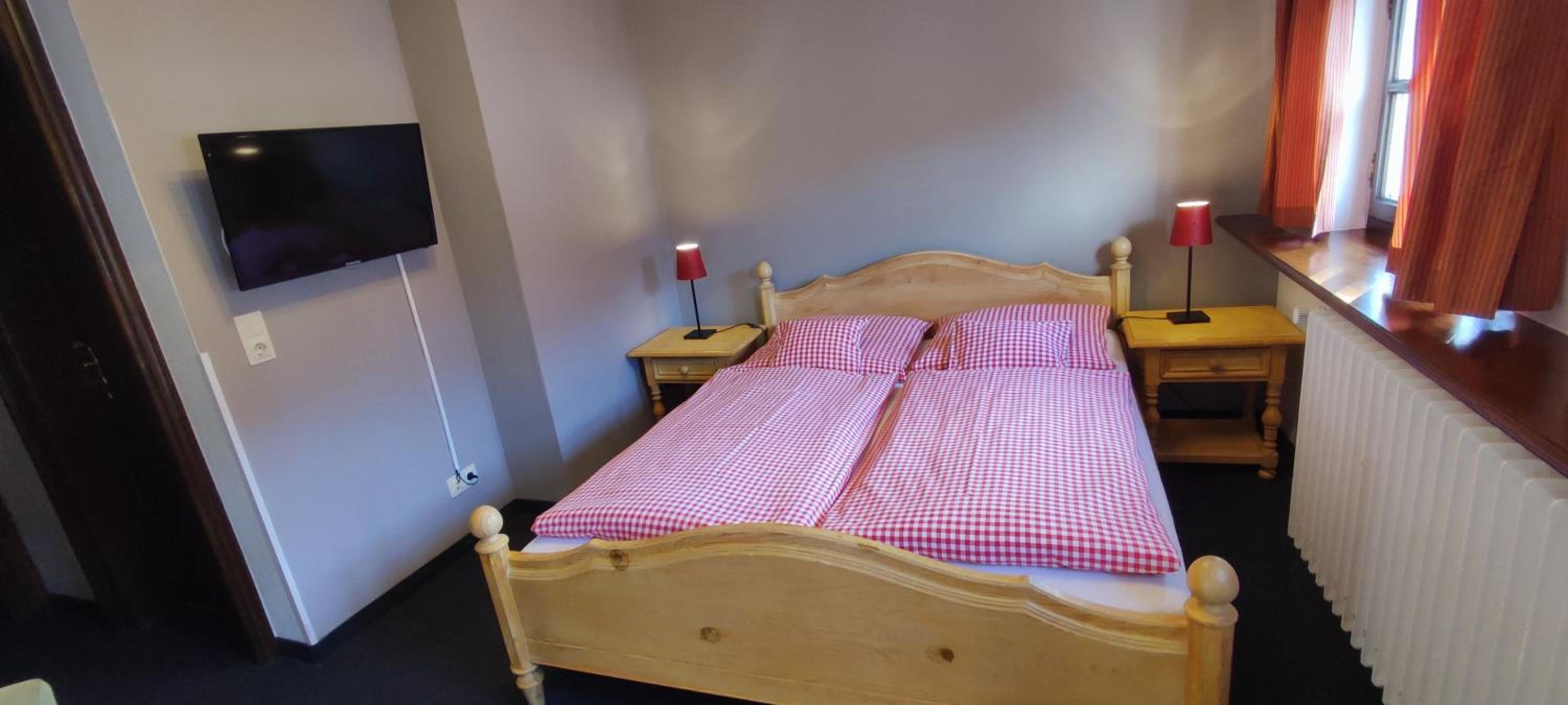 Budget Double Room photo 3