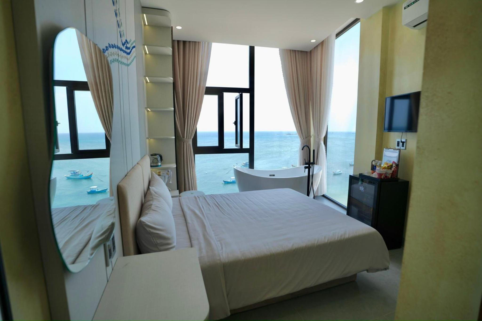 Deluxe Double Room photo 3