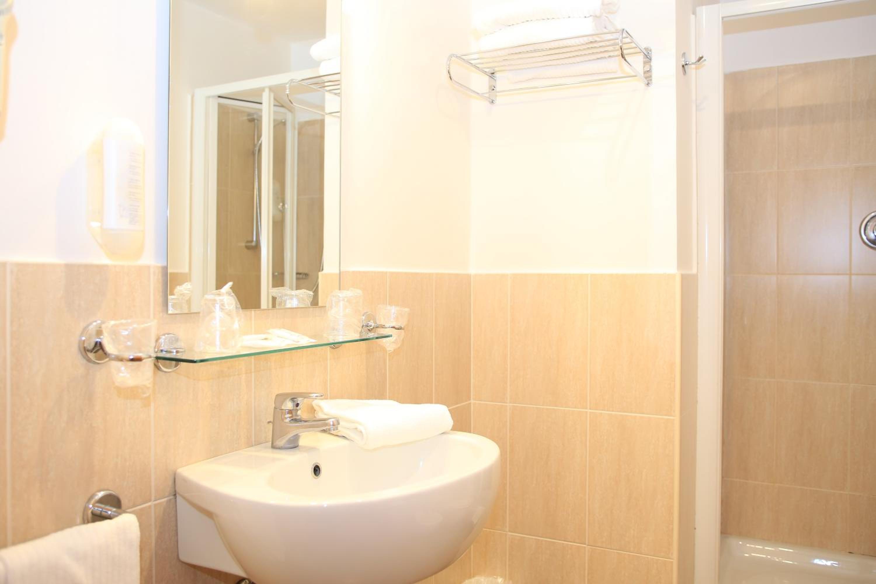 Double or Twin Room photo 2