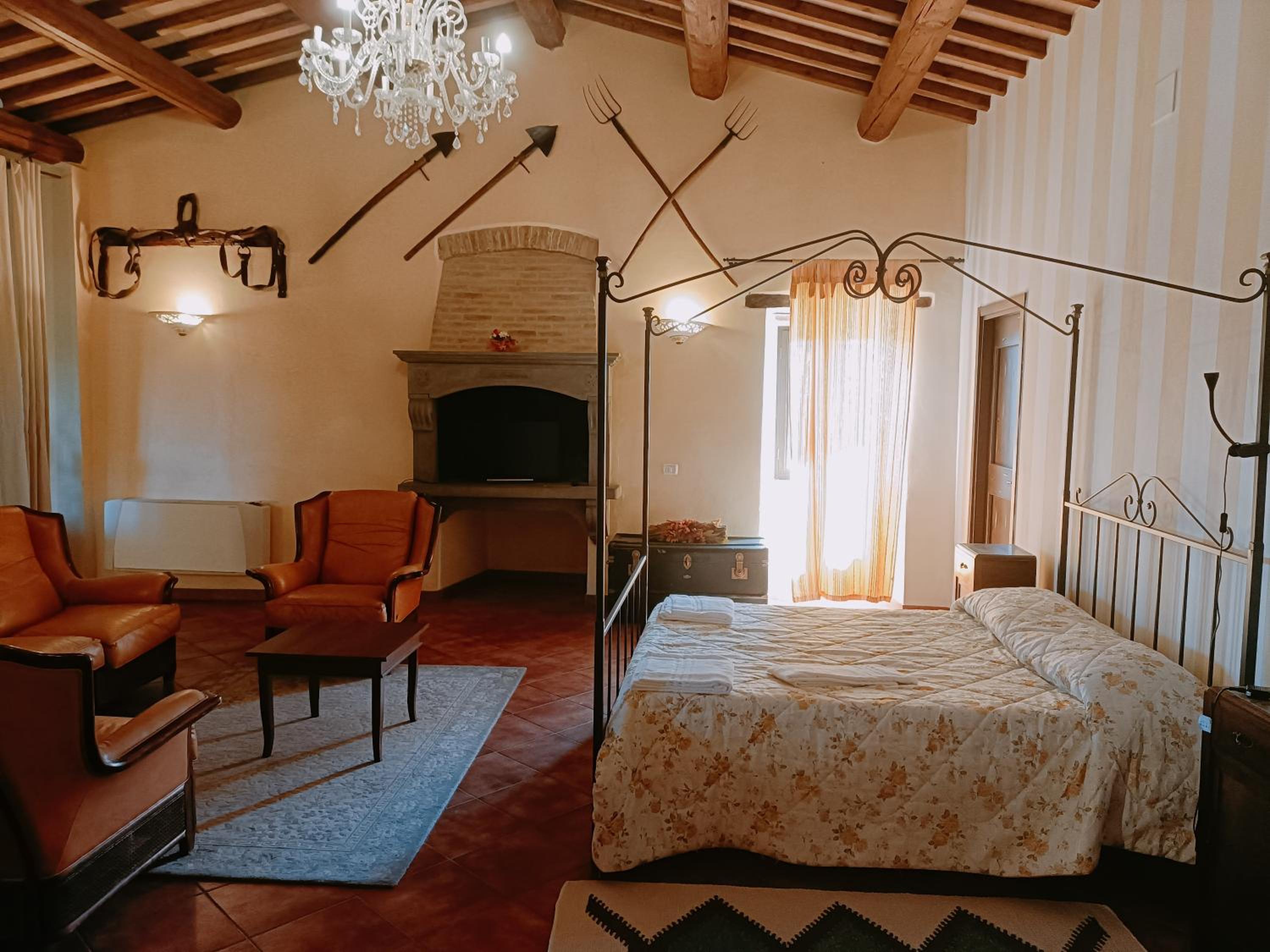 Queen Suite with Pool View