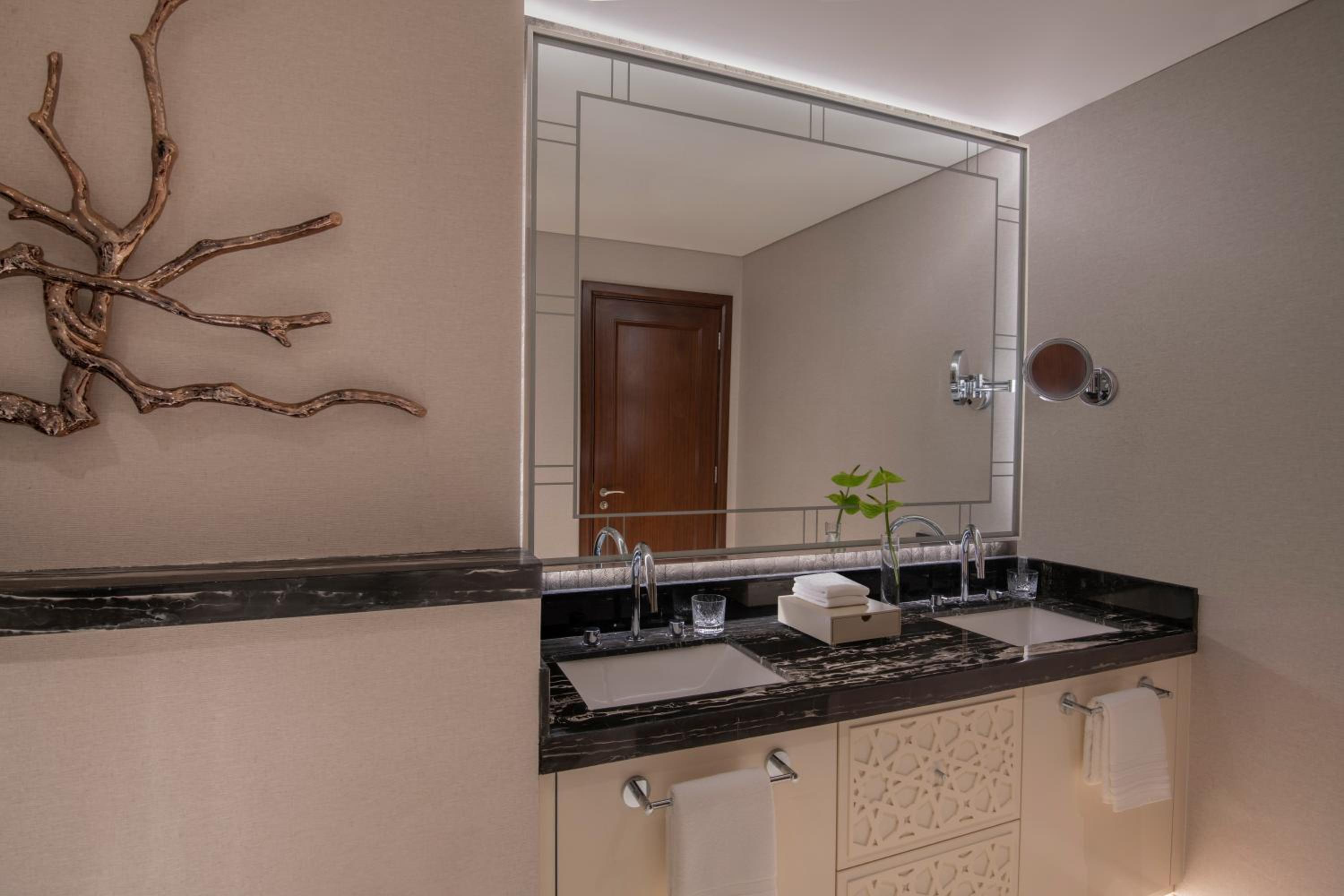 Two Bedroom Suite, Sea View, Bedroom 1: 1 King, Bedroom 2: 1 King - Photo 7