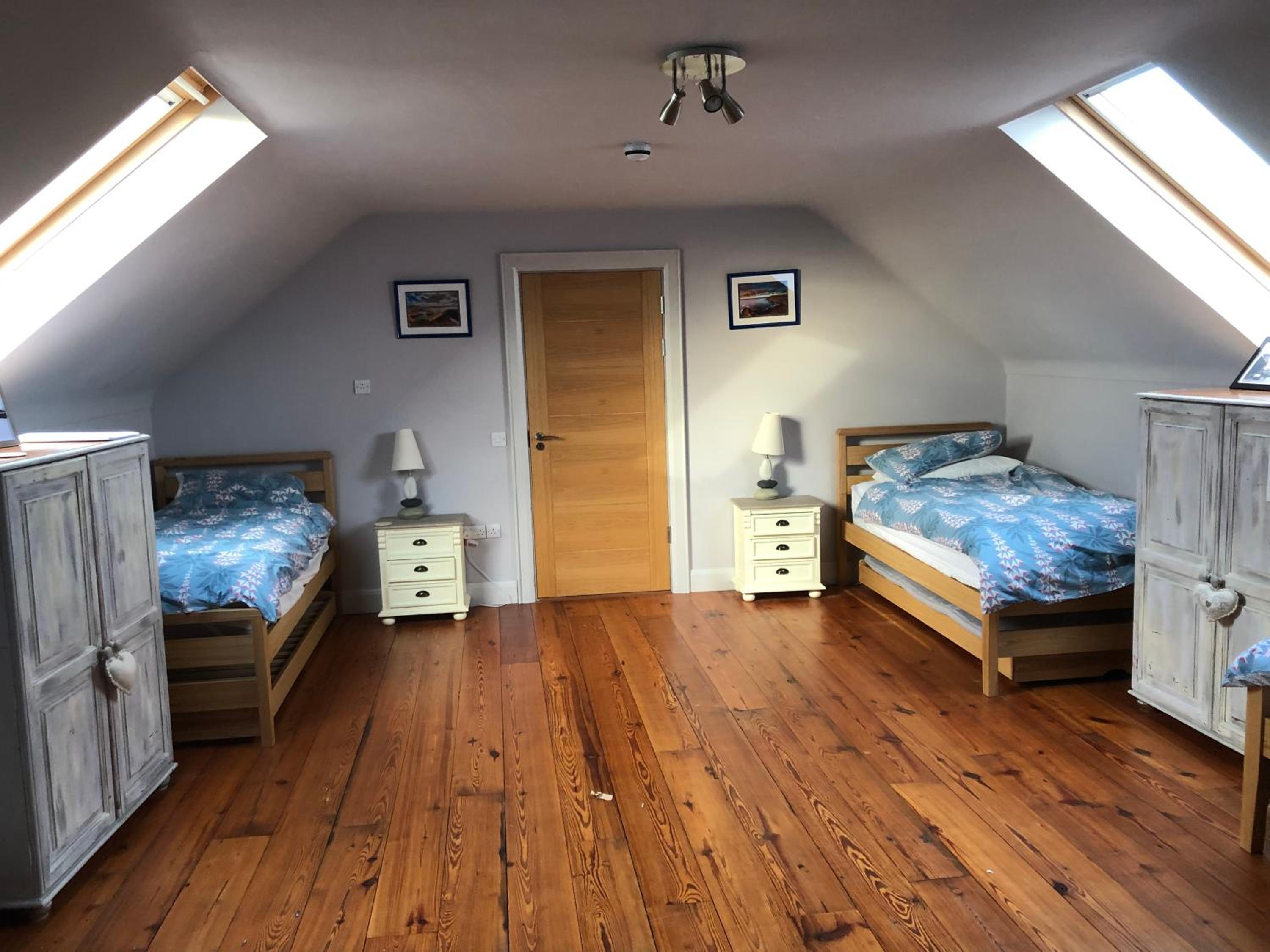 Large Twin Room photo 3