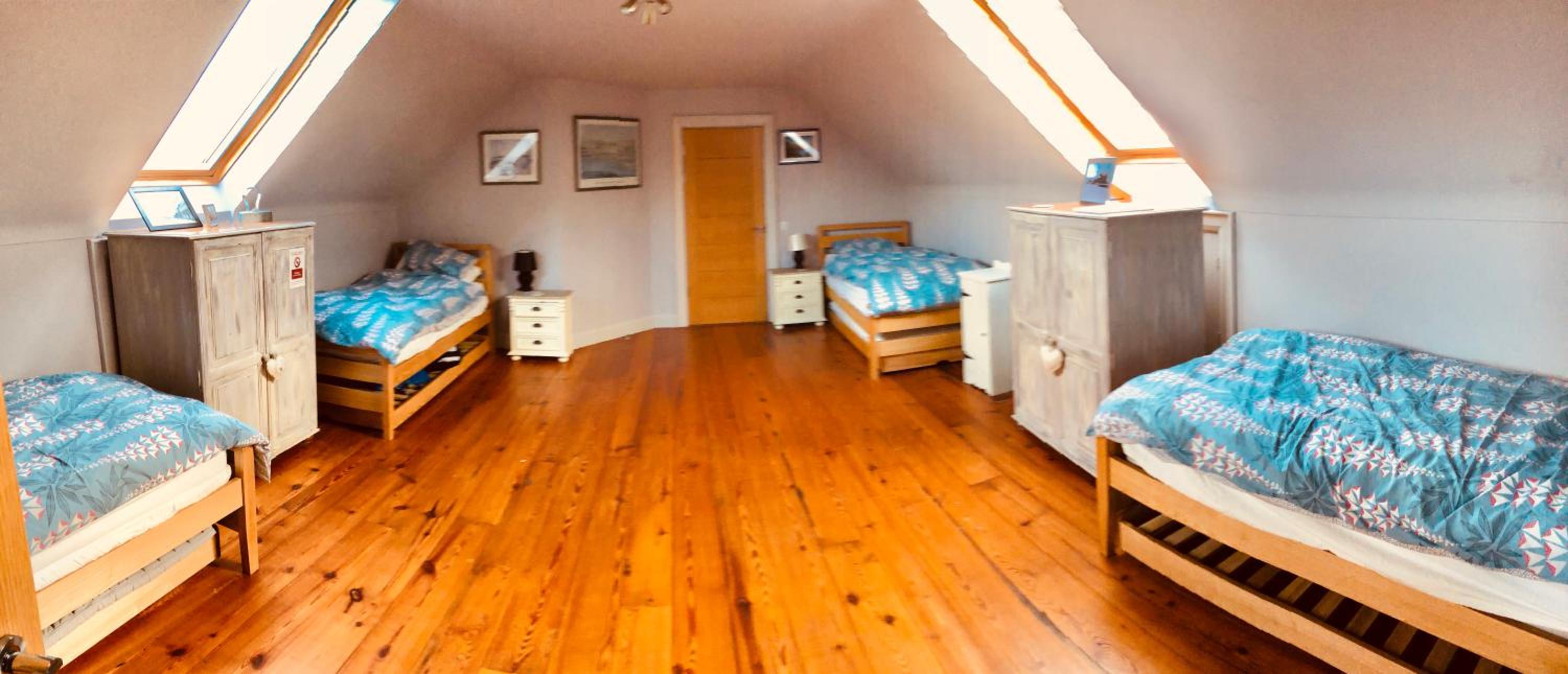 Economy Twin Room photo 1