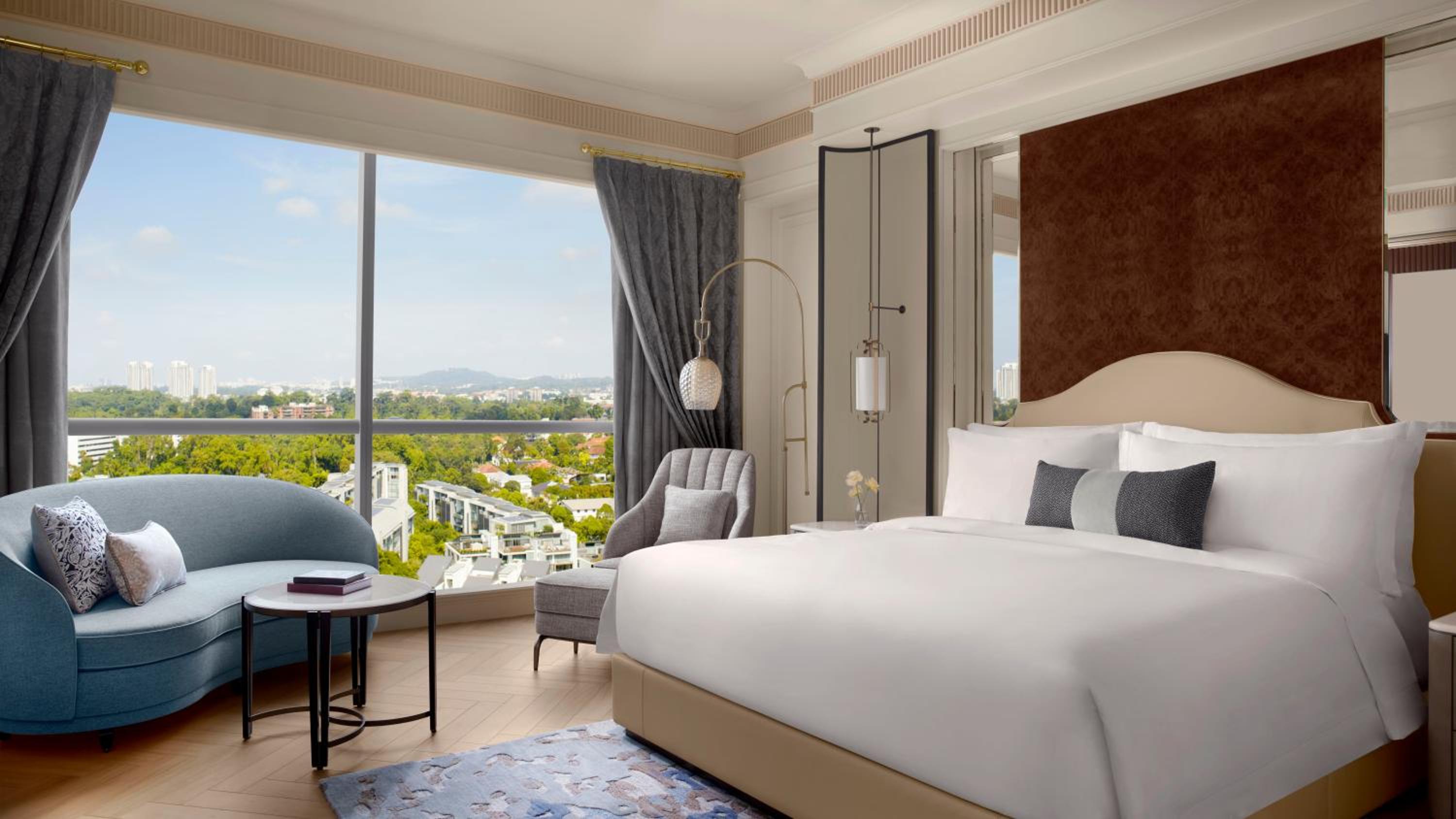 Astor Grand Deluxe Guest Room, 1 King Bed, Botanical Garden View photo 2