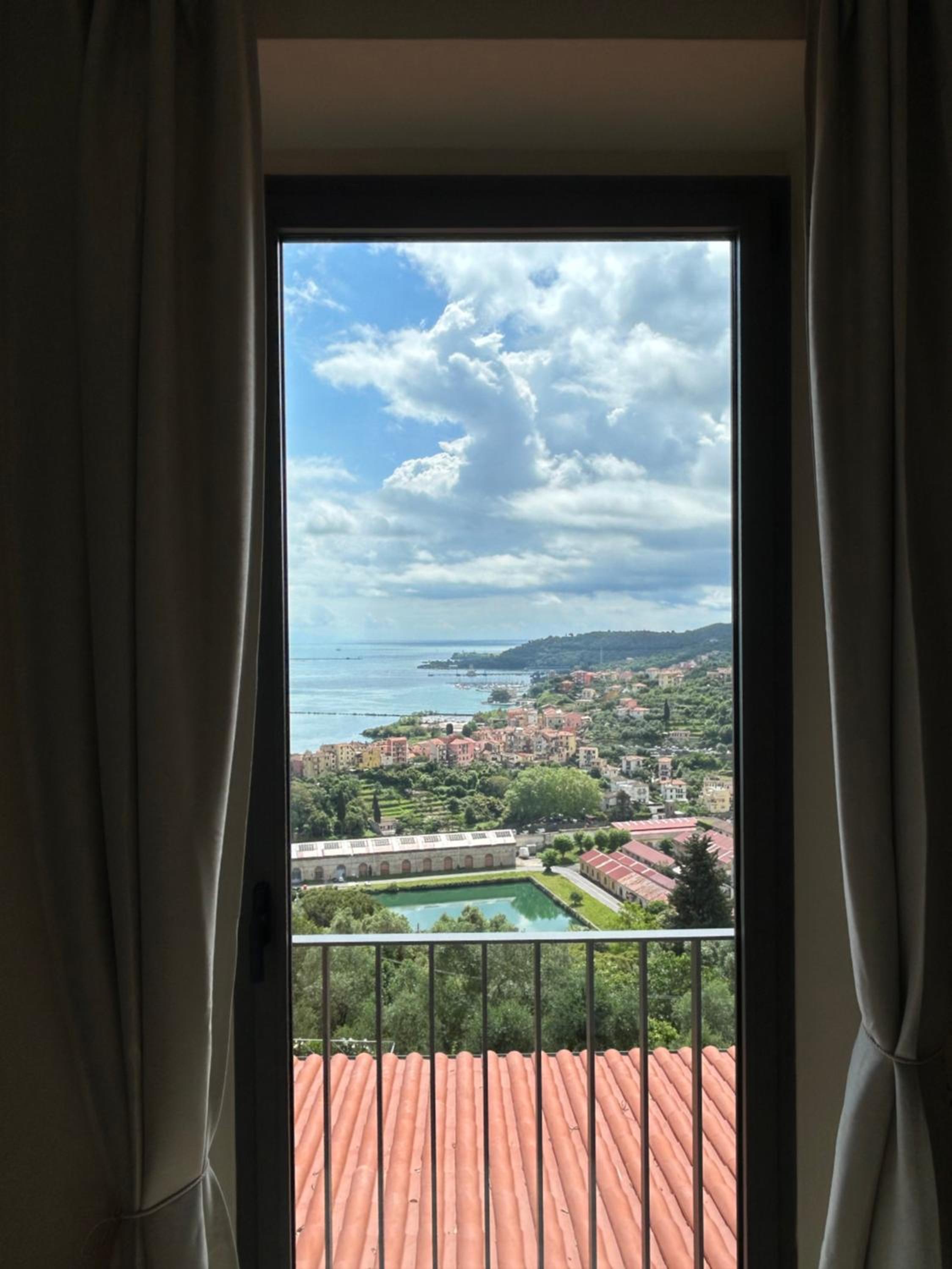 Apartment with View photo 2