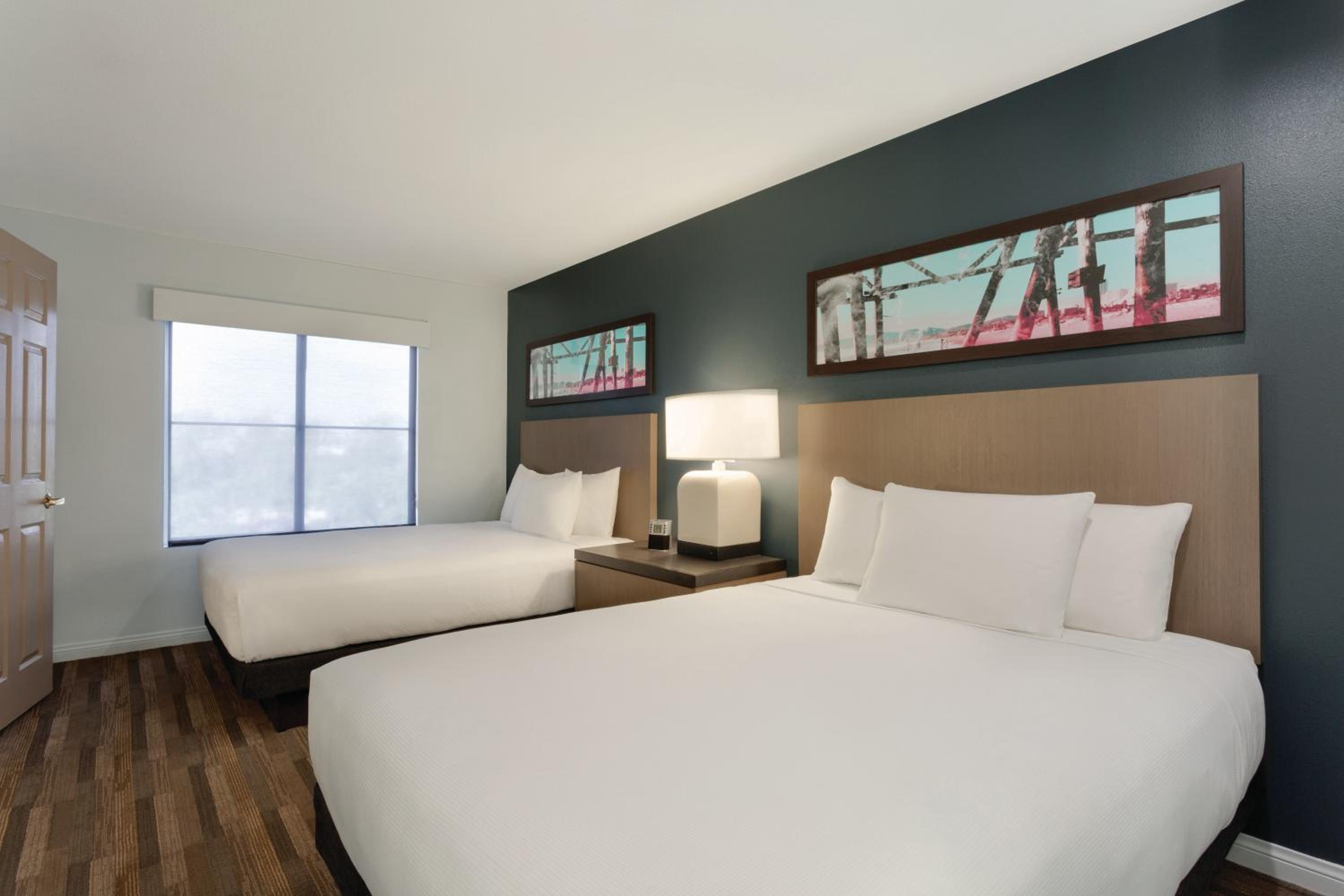 One-Bedroom Suite with Two Queen Beds photo 1
